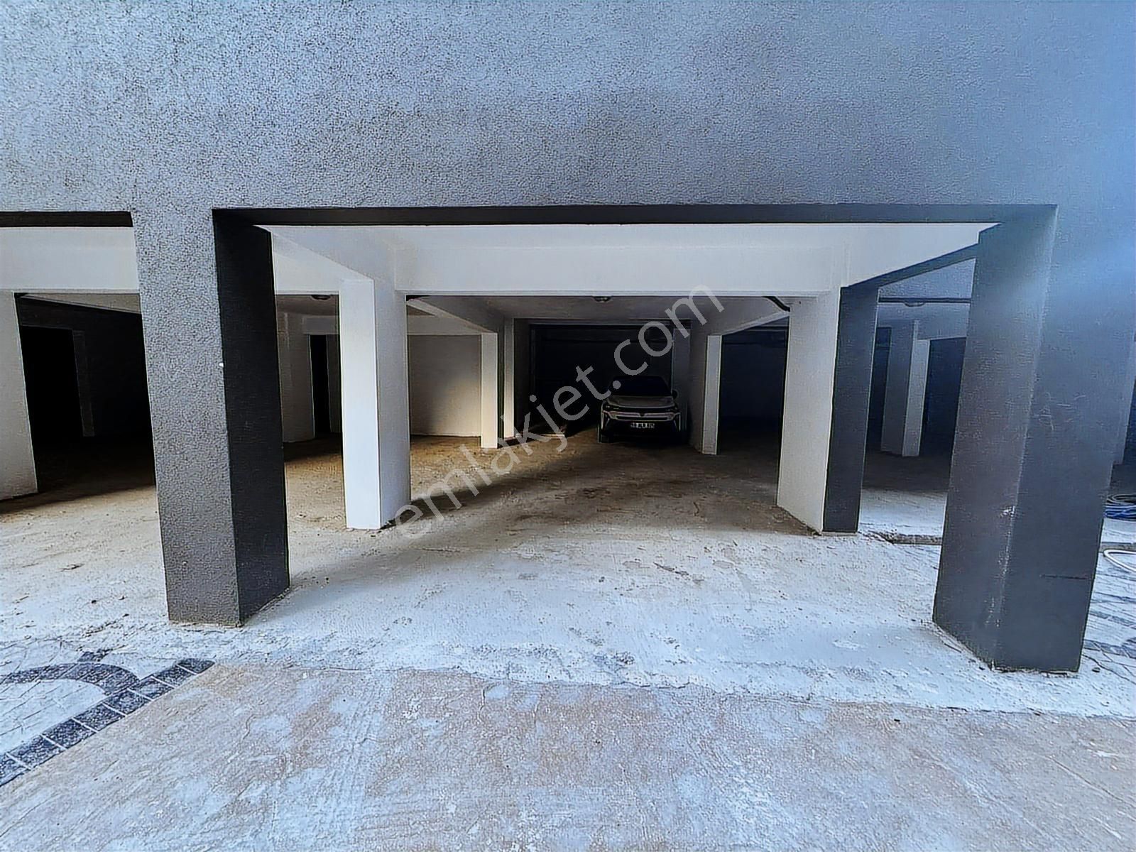 Rumeli'de Havuzlu Lüx 1+1 Geniş Satılık Daire Fırsatı - Görsel 12