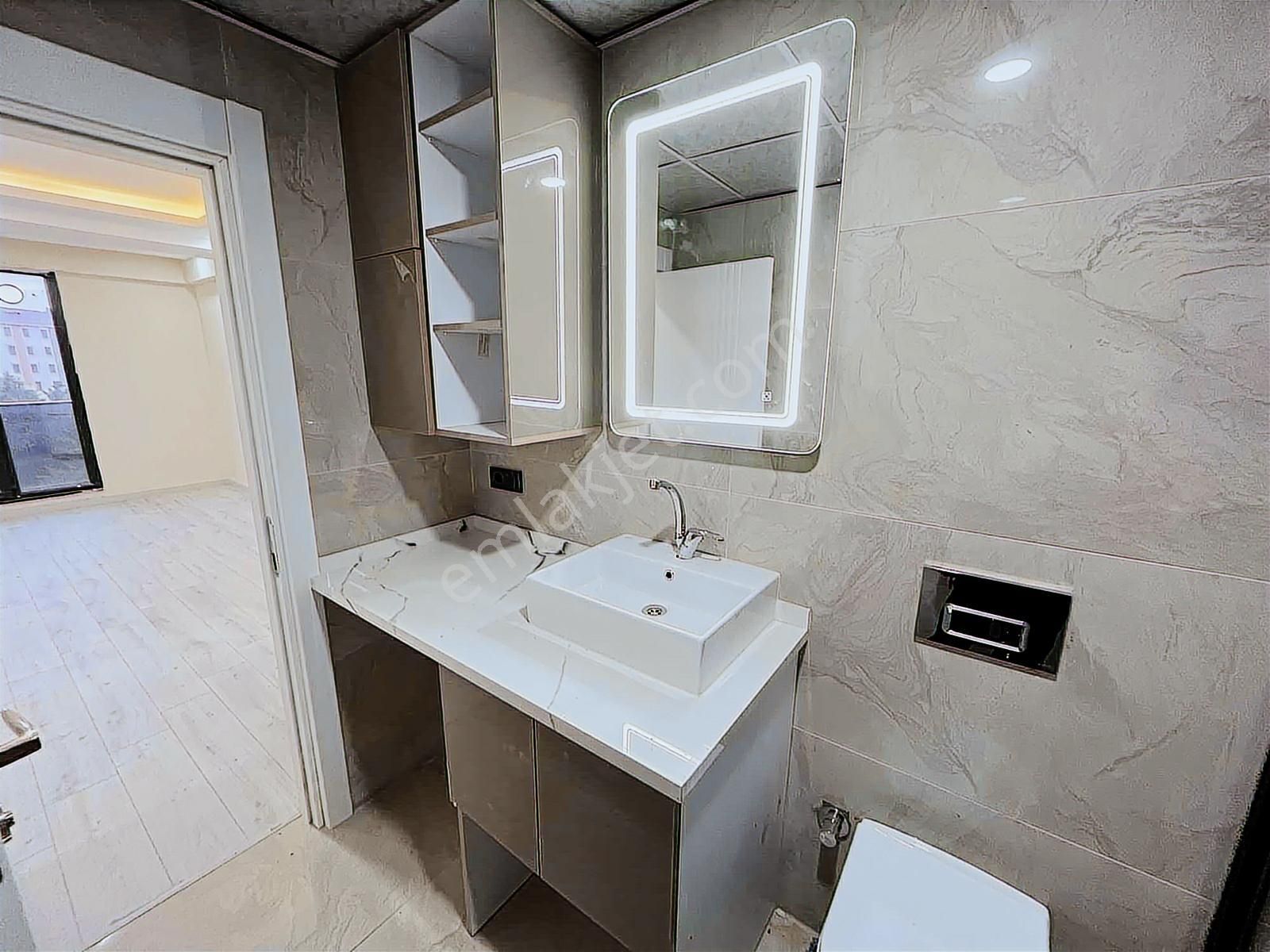 Rumeli'de Havuzlu Lüx 1+1 Geniş Satılık Daire Fırsatı - Görsel 15