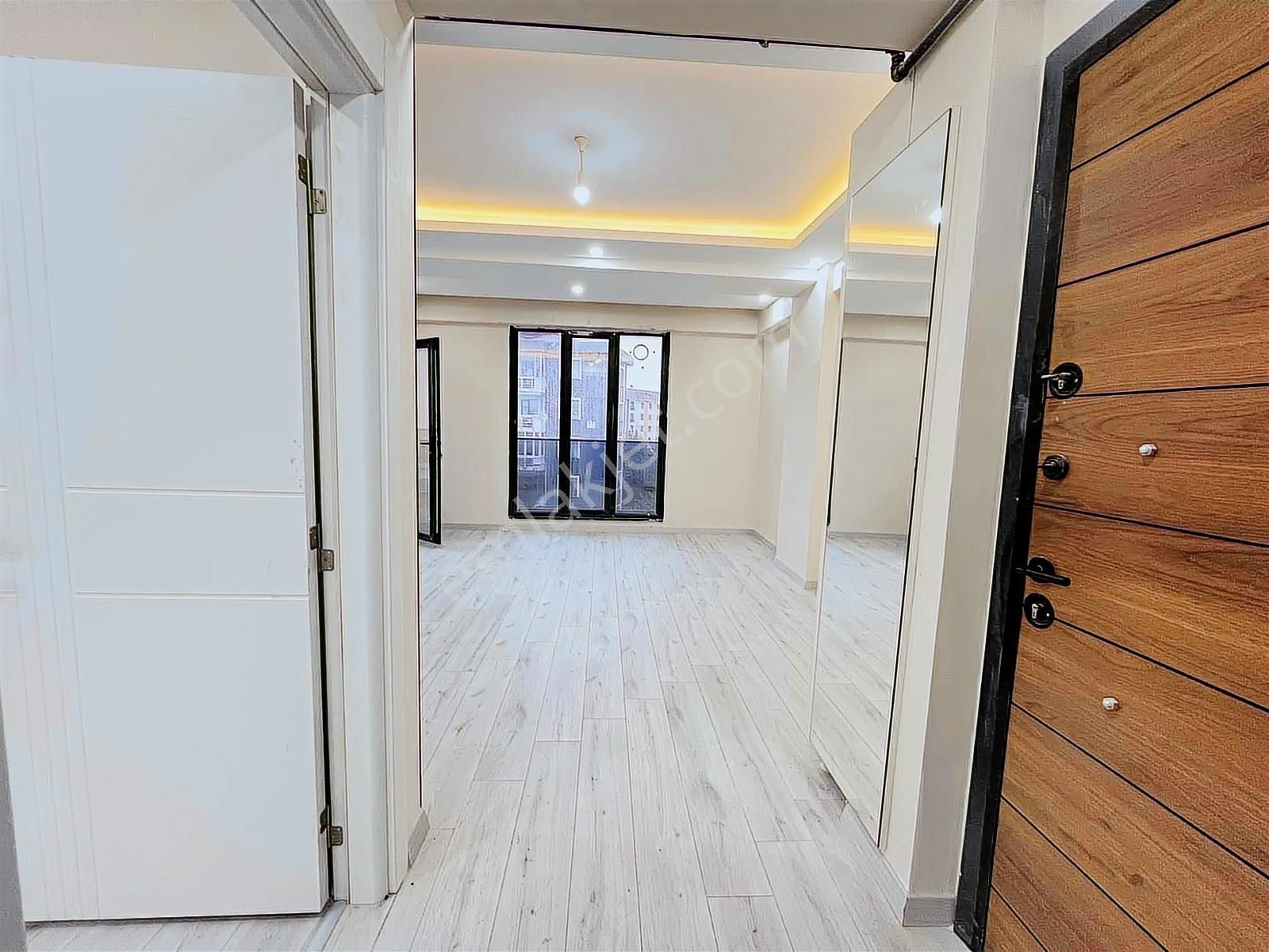 Rumeli'de Havuzlu Lüx 1+1 Geniş Satılık Daire Fırsatı - Görsel 17