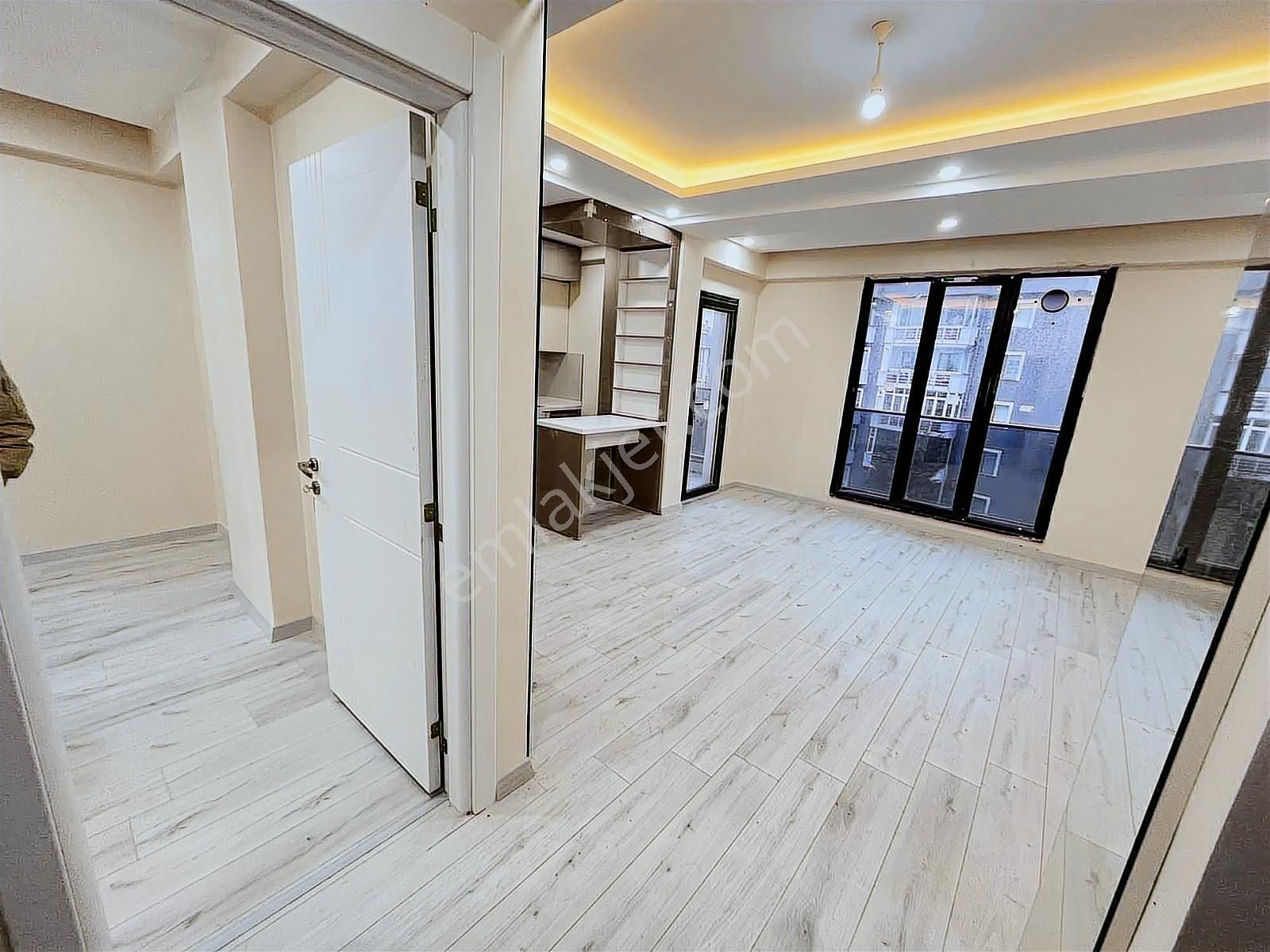 Rumeli'de Havuzlu Lüx 1+1 Geniş Satılık Daire Fırsatı - Görsel 14
