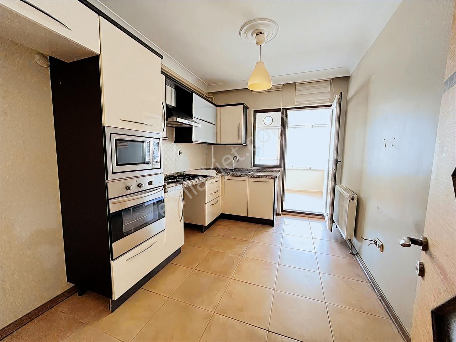 Çorluı Emlaklarda Çamlıbel Cad Site İçinde Kiralık Daire