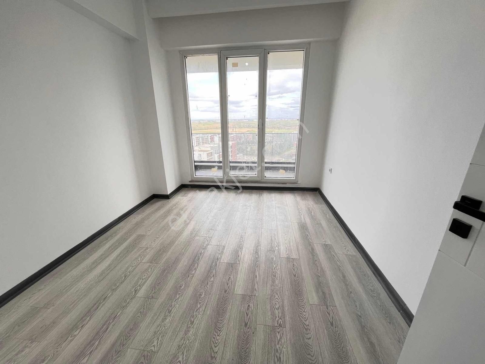 Güvenli Ve Konforlu İzsiz Tower'da Satılık 2+1 Daire - Görsel 2