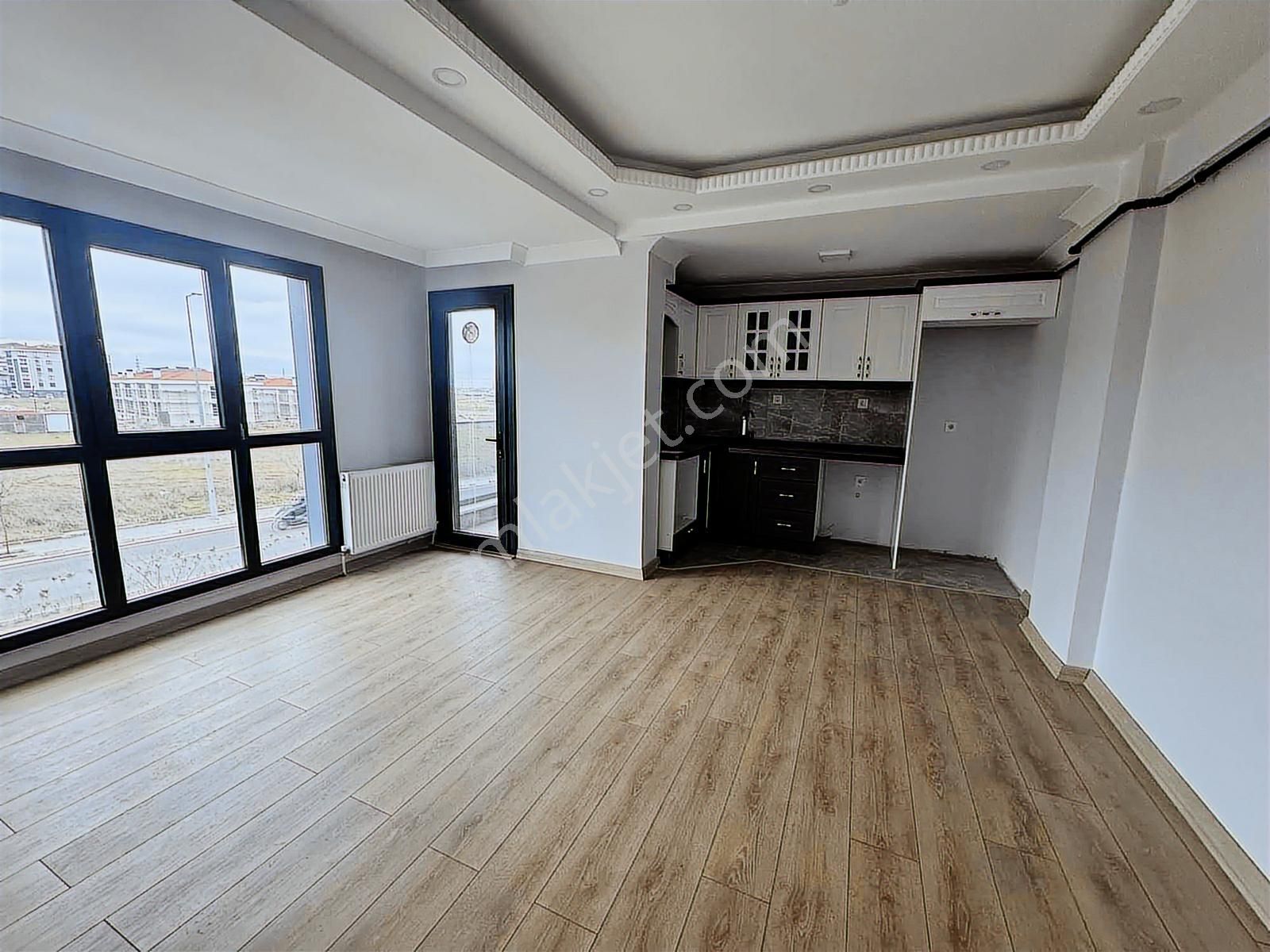 Vadi Gayrimenkul'den Hürriyet Mahallesi'nde Satılık 1+1 Daire