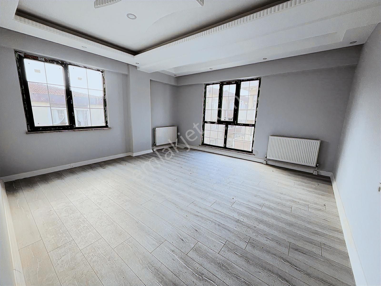 Çorlu Rumelide Cumhuriyet Parkının Yanında 2+1 Daire