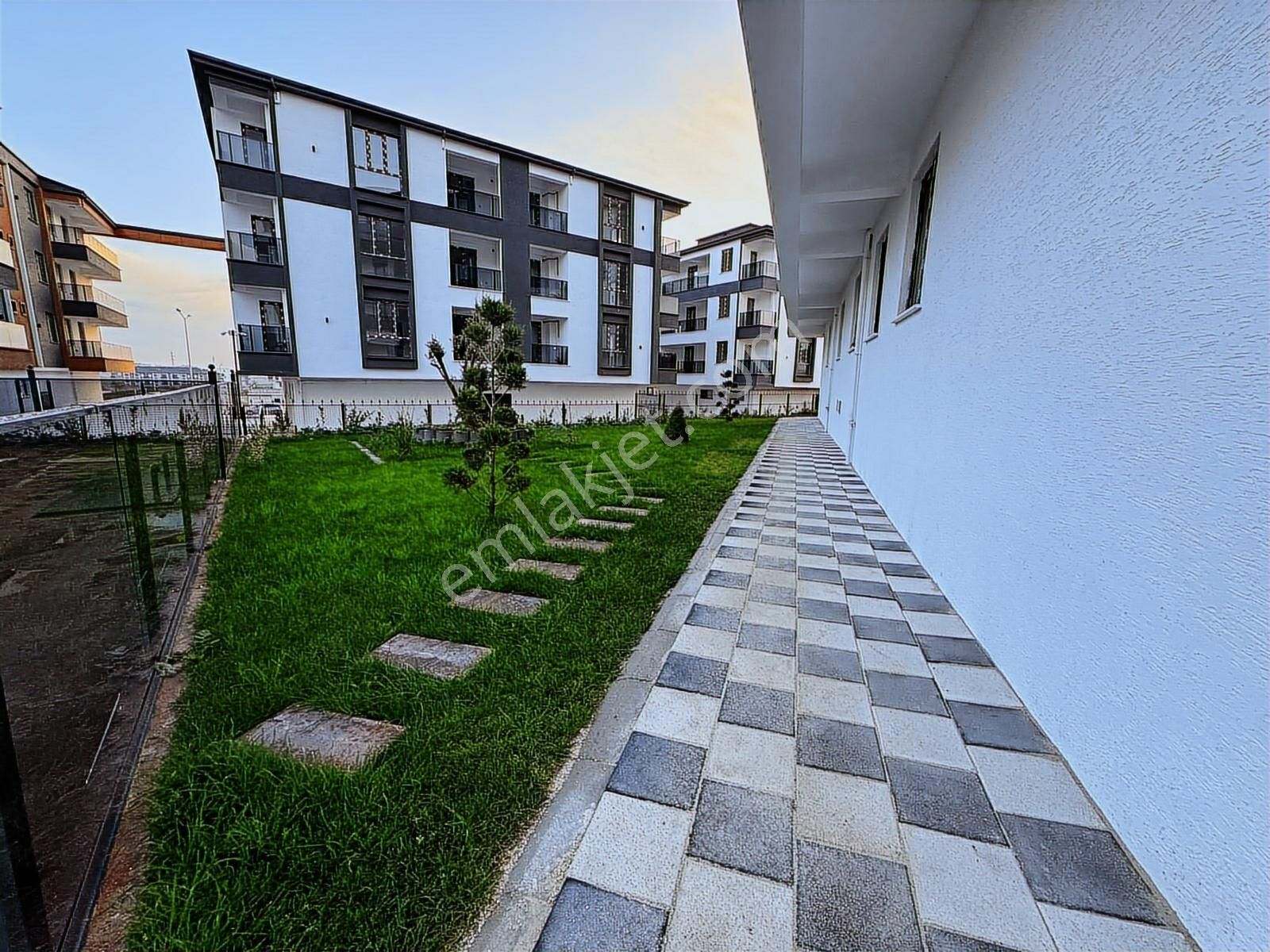 Rumeli'de 2+1 Geniş Kullanışlı Havuzlu Site İçinde Satılık Daire - Görsel 20