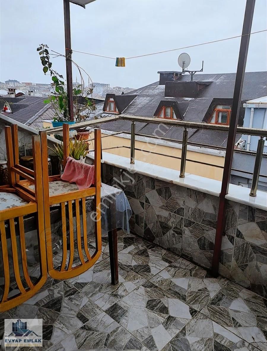 Bahçelievler Merkezi Konumda Genç Binada Eşyalı Kiralık Daire - Görsel 9