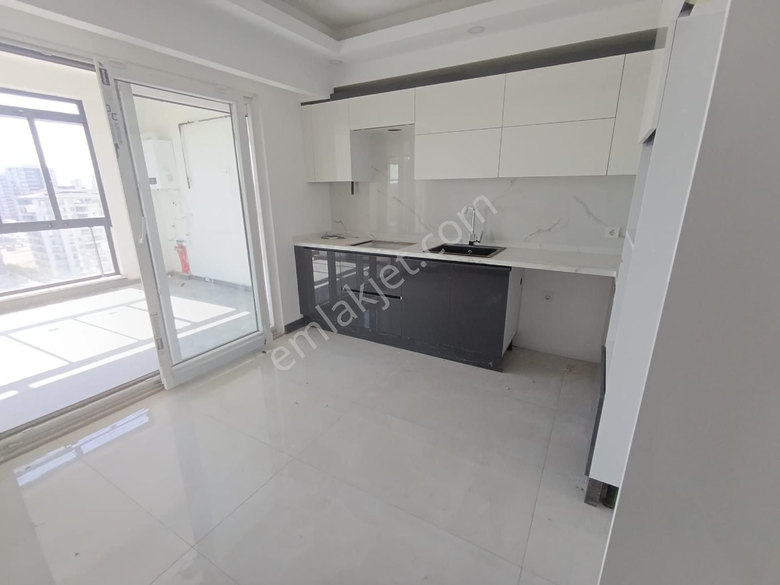 Çorlu Emlakarda Havuzlu Site İçinde 2+1 Satılık Daire - Görsel 3