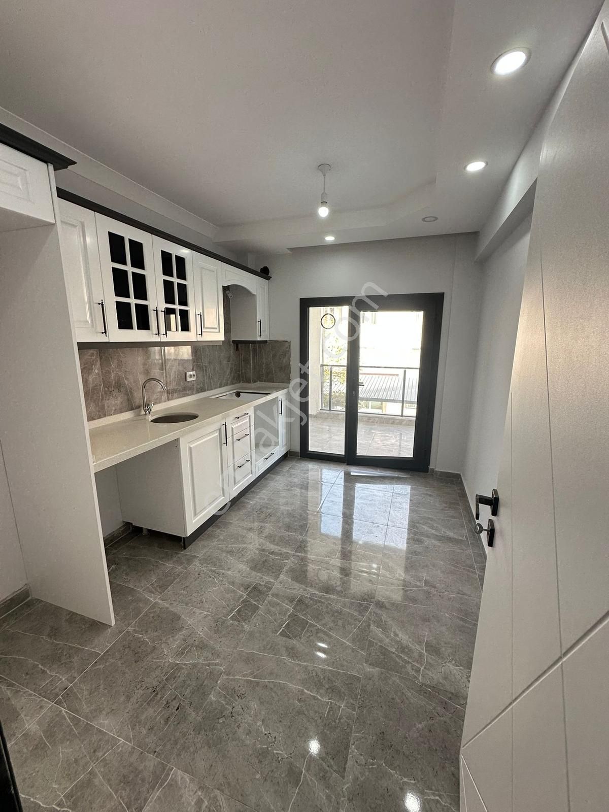 Prestijli Site İçinde, Konfor Ve Güvenliği Buluşturan 2+1 Daire - Görsel 12