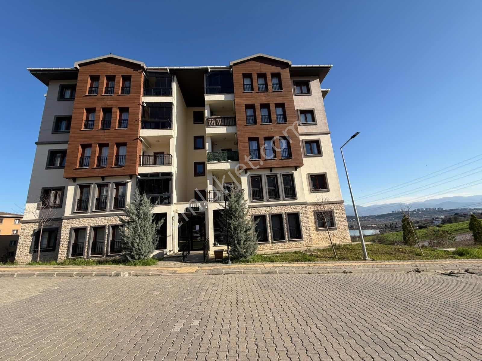 İzmit Sepetçi Toki Konutları Göl Manzaralı 3+1 Arakat Daire - Görsel 2