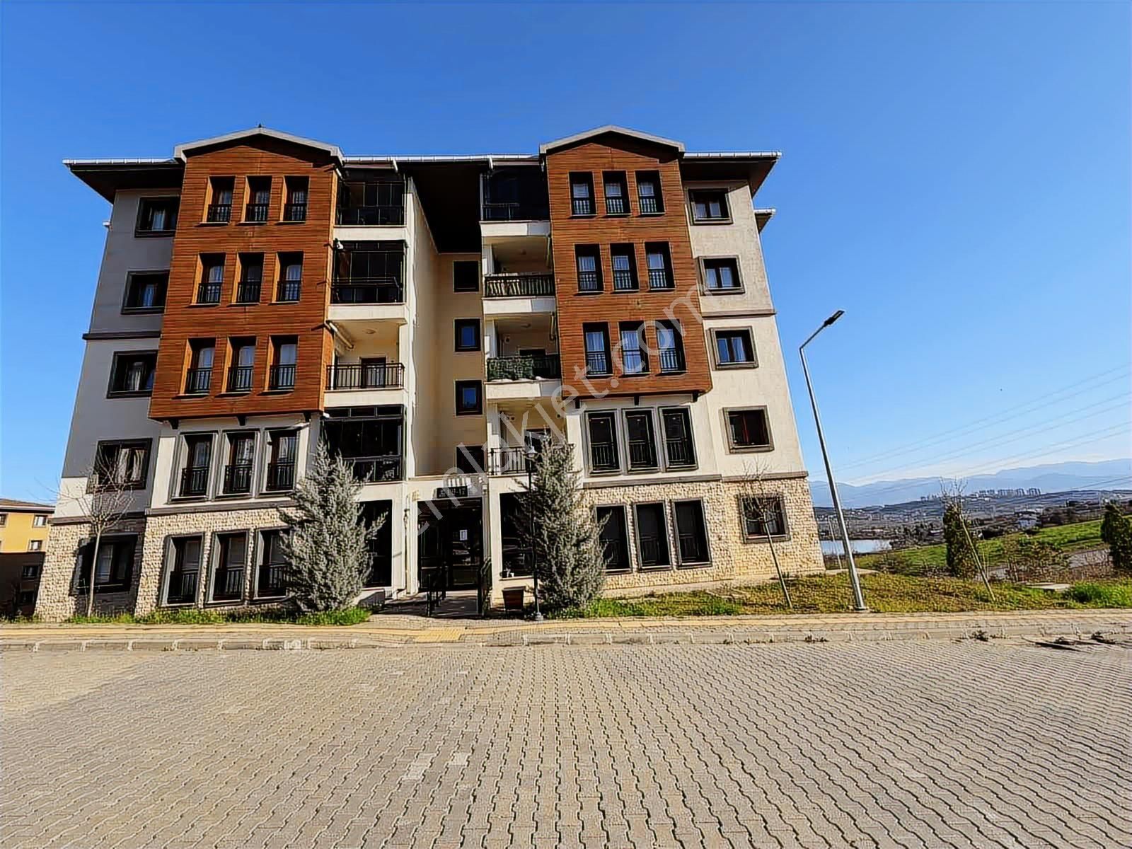 İzmit Sepetçi Toki Konutları Göl Manzaralı 3+1 Arakat Daire