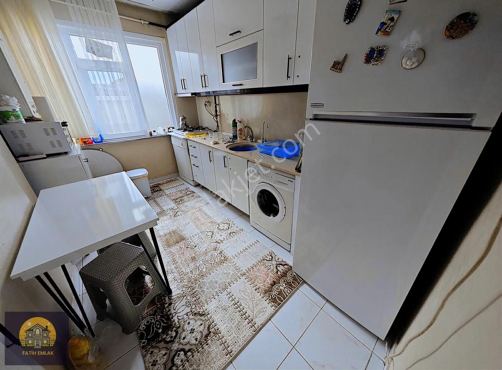 Fatih Emlaktan Çakmak Durağı Yakını Satılık 3+1 Kat Mülkiyetli