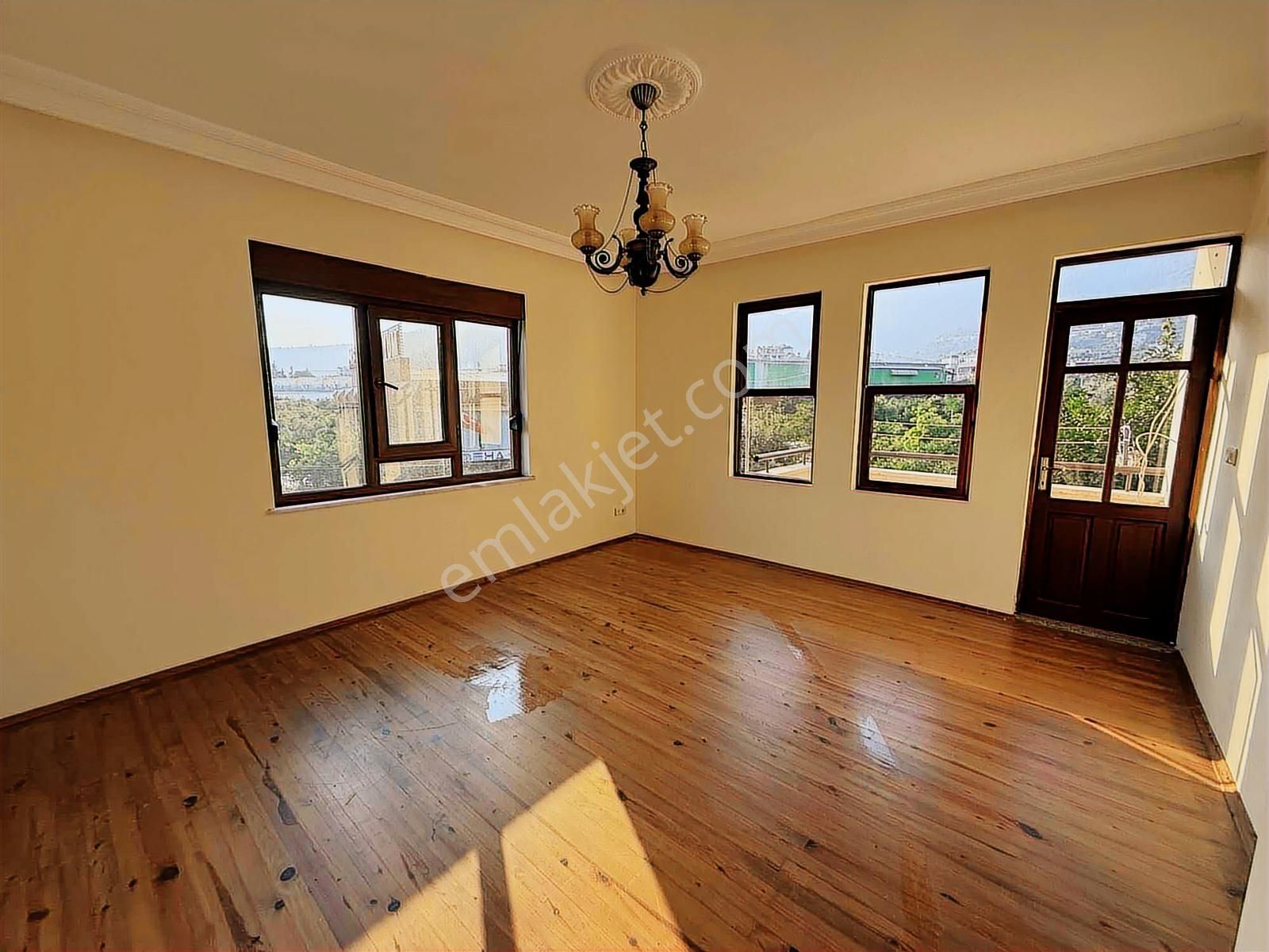 3+1 Ayrı Mutfak Ayrı Mutfak 3 Cepheli Kiralık Eşyasız Daire - Görsel 3