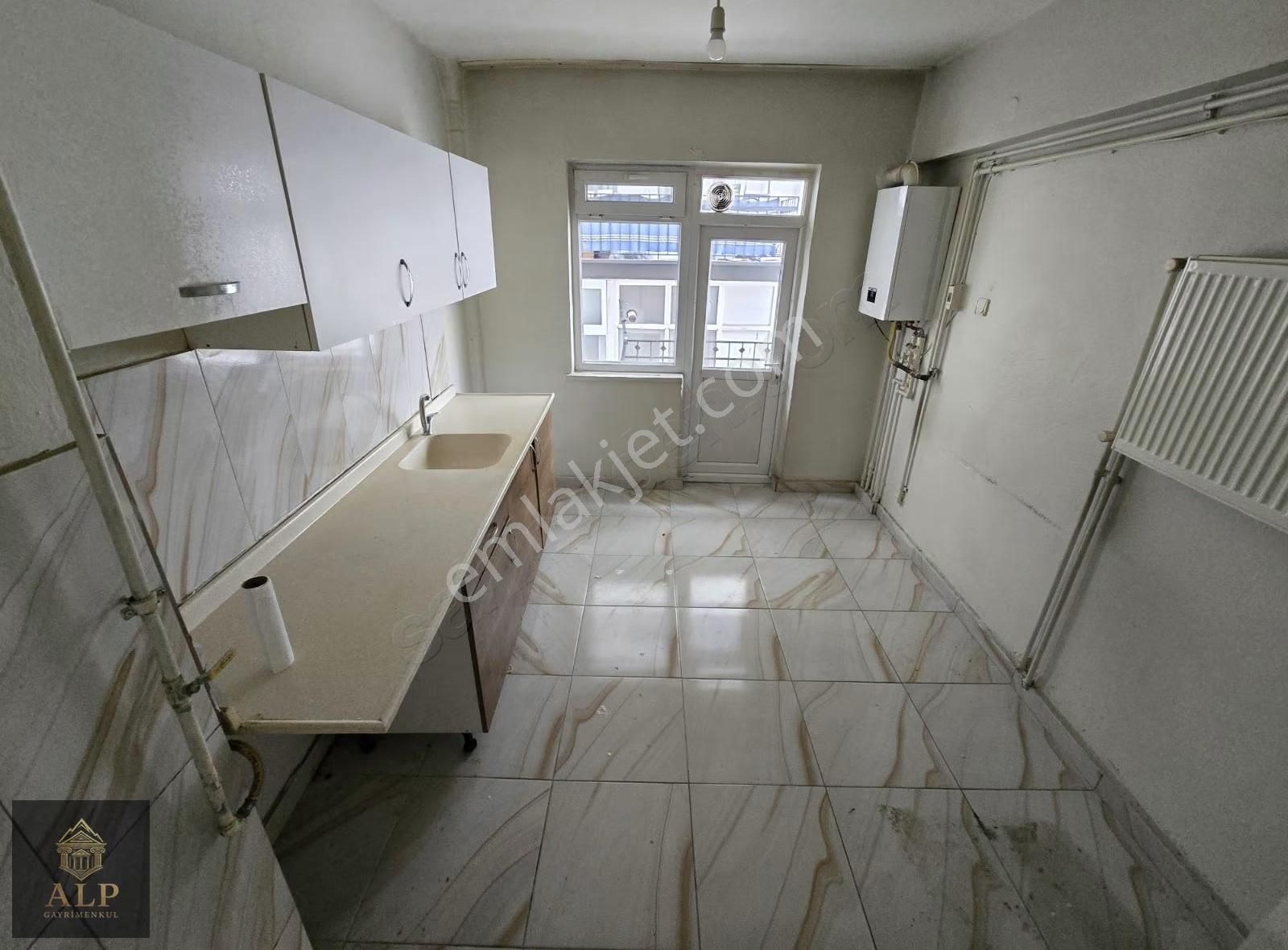 Alp Gayrimenkul'den Hastane Metroda Asansörlü İskanlı Ön Cephe - Görsel 14