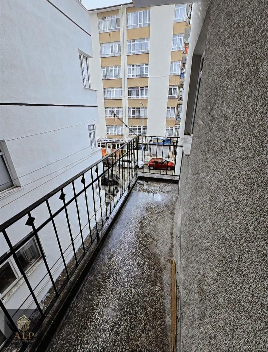 Alp Gayrimenkul'den Hastane Metroda Asansörlü İskanlı Ön Cephe - Görsel 9