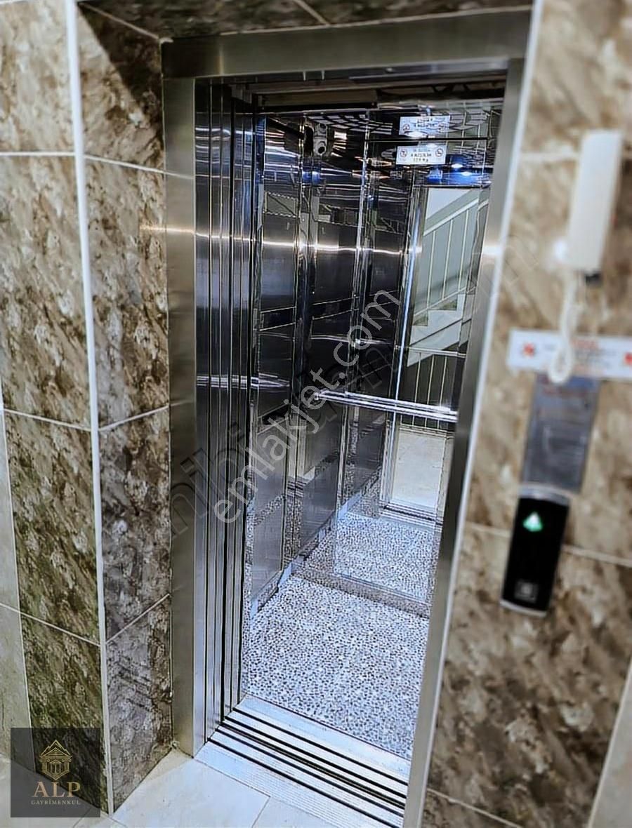 Alp Gayrimenkul'den Hastane Metroda Asansörlü İskanlı Ön Cephe - Görsel 7