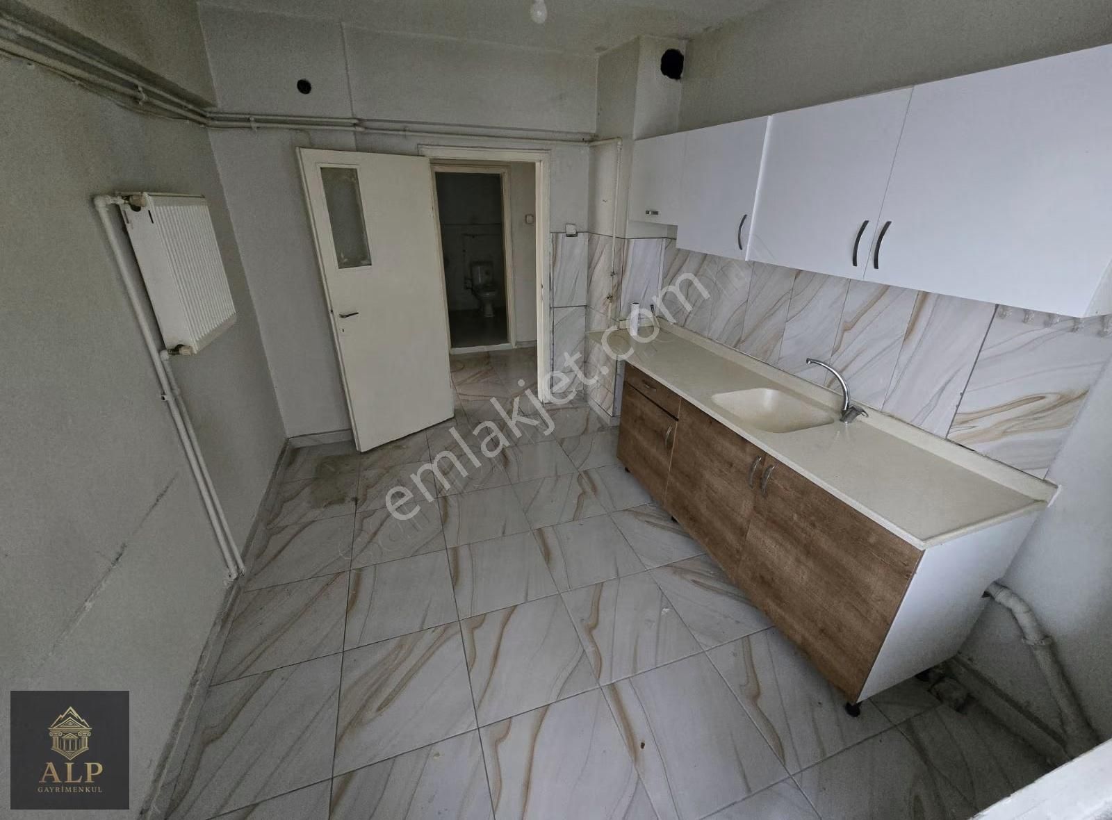 Alp Gayrimenkul'den Hastane Metroda Asansörlü İskanlı Ön Cephe - Görsel 4