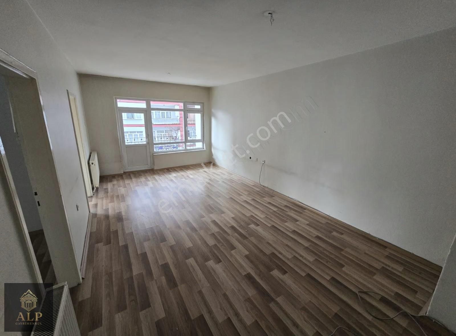 Alp Gayrimenkul'den Hastane Metroda Asansörlü İskanlı Ön Cephe - Görsel 13