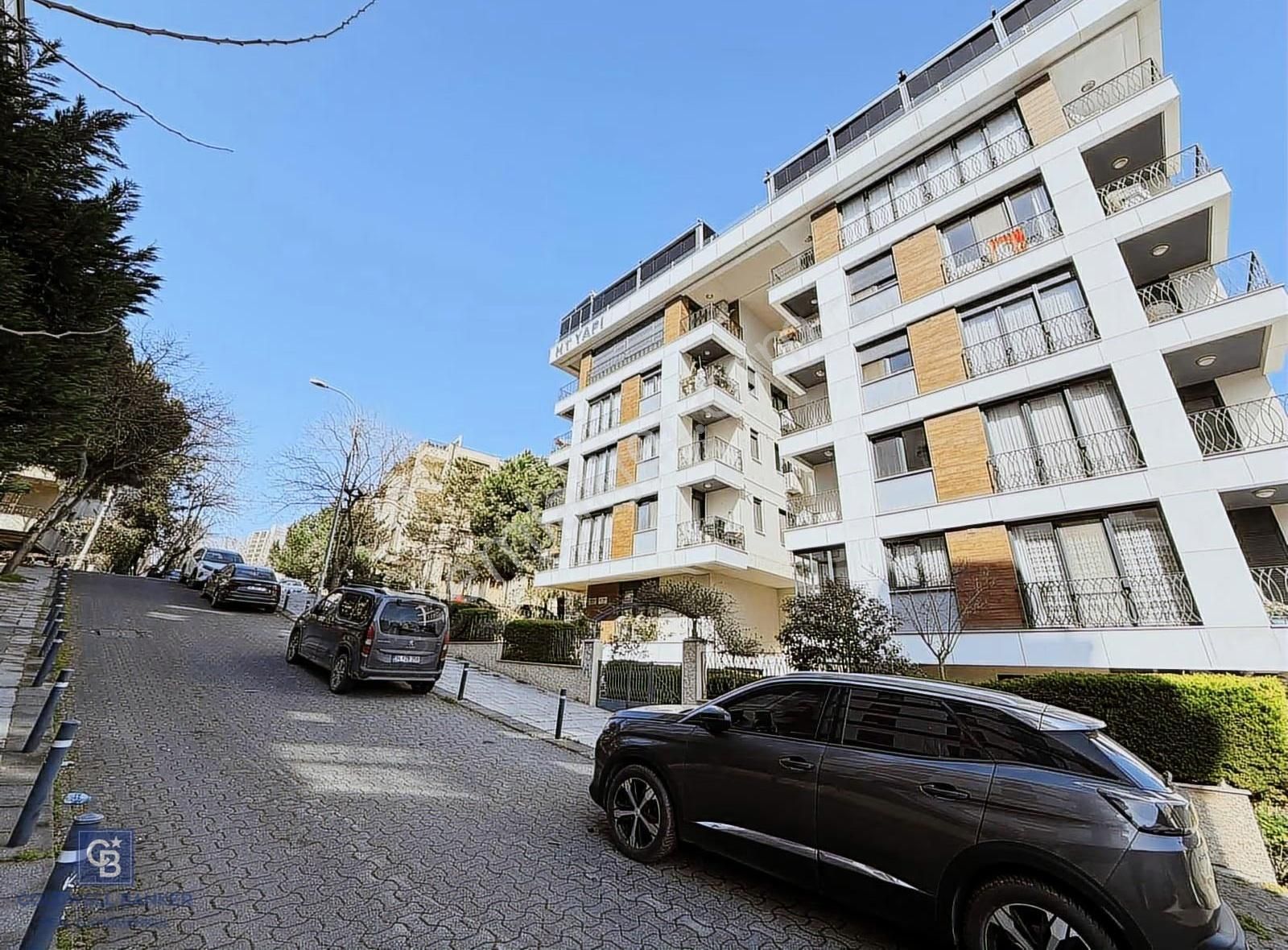 Acıbadem Sakinler 10 Yıllık Bina Ara Kat 3+1 Satılık Daire