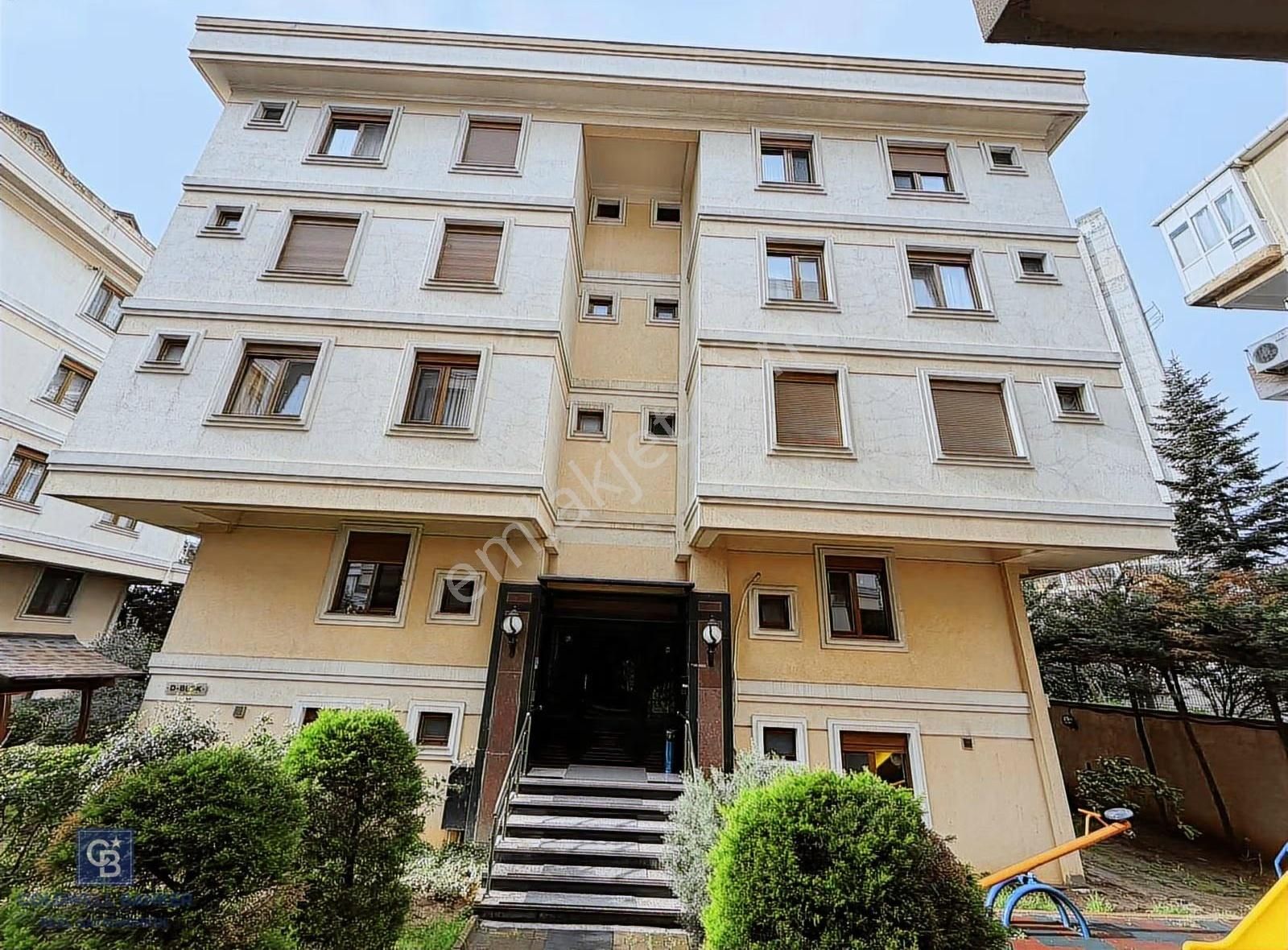 Acıbadem Caddesi İmtaş Sitesi Ara Katta 3+1 Satılık Daire
