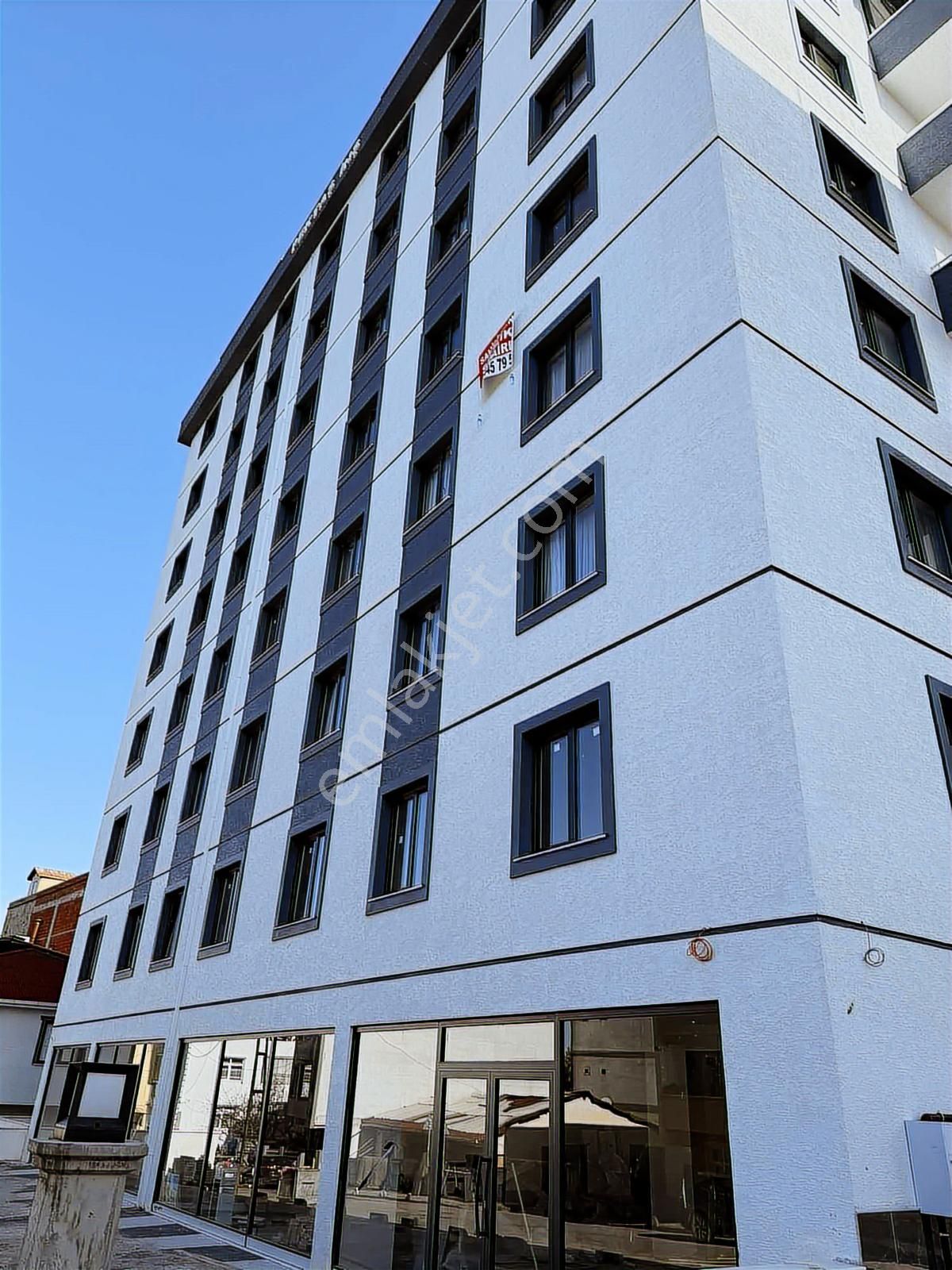 Kapalı Otoparklı Geniş Salon Büyük Mutfaklı Sıfır Daıre