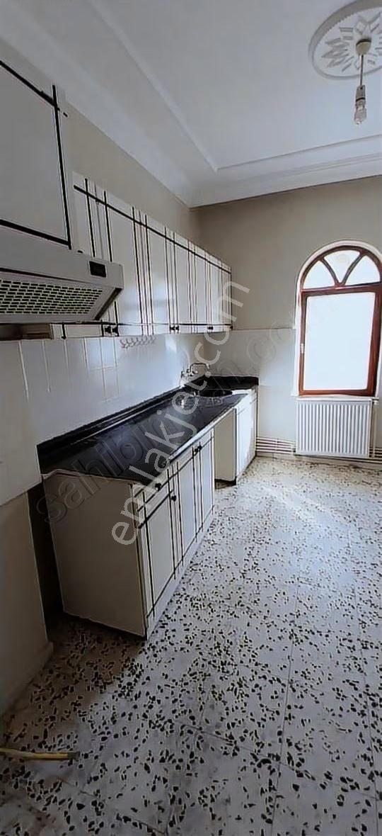 Kayseri Kocasinan Mithatpaşa 3+1 Kiralık Kombili Daire Ev Bina - Görsel 7