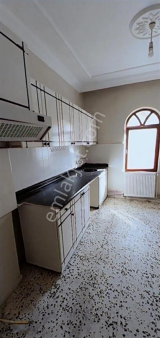 Kayseri Kocasinan Mithatpaşa 3+1 Kiralık Kombili Daire Ev Bina - Görsel 9