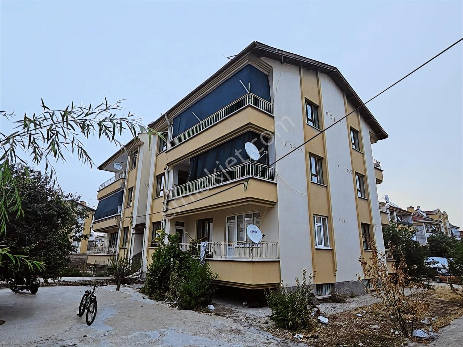 Metin Gönülalan'dan Novada Avm Yakını Hesaplı Geniş 3+1 Daire - Görsel 2