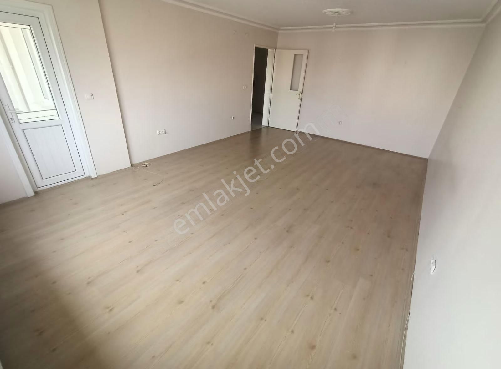 Buğra Dan Spor Sitesinde 24 Saat Güvenlikli Boş 3+1 Daire - Görsel 21