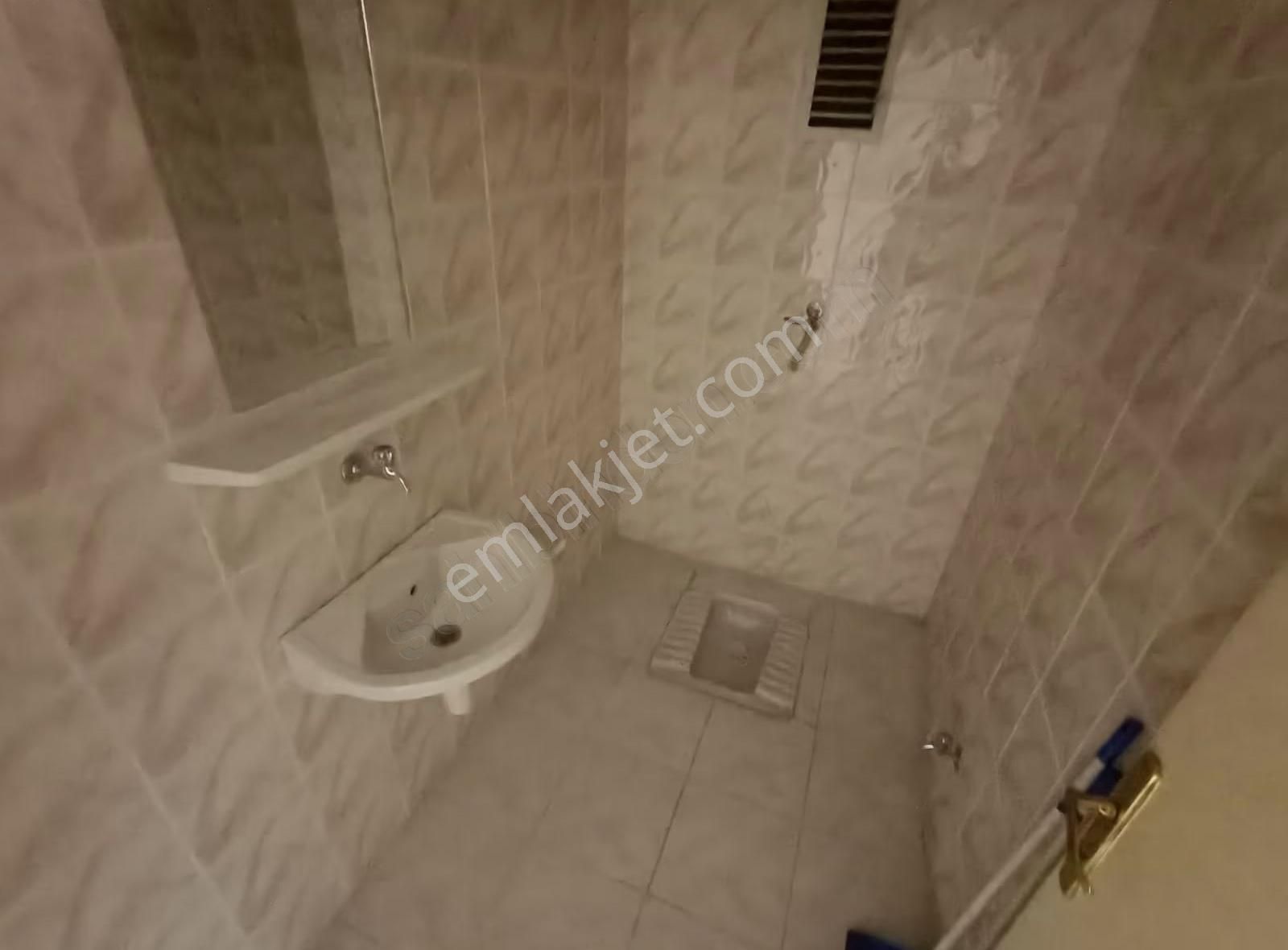 Buğra Dan Spor Sitesinde 24 Saat Güvenlikli Boş 3+1 Daire - Görsel 6