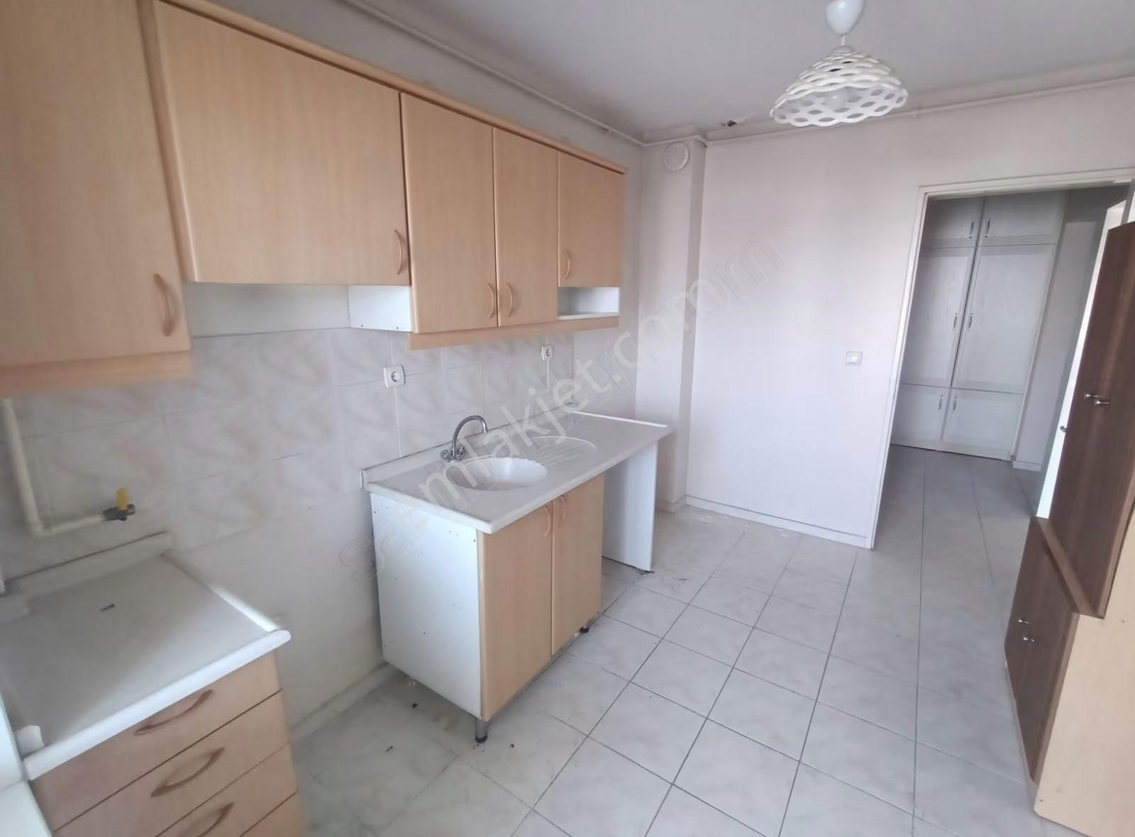 Buğra Dan Spor Sitesinde 24 Saat Güvenlikli Boş 3+1 Daire - Görsel 2