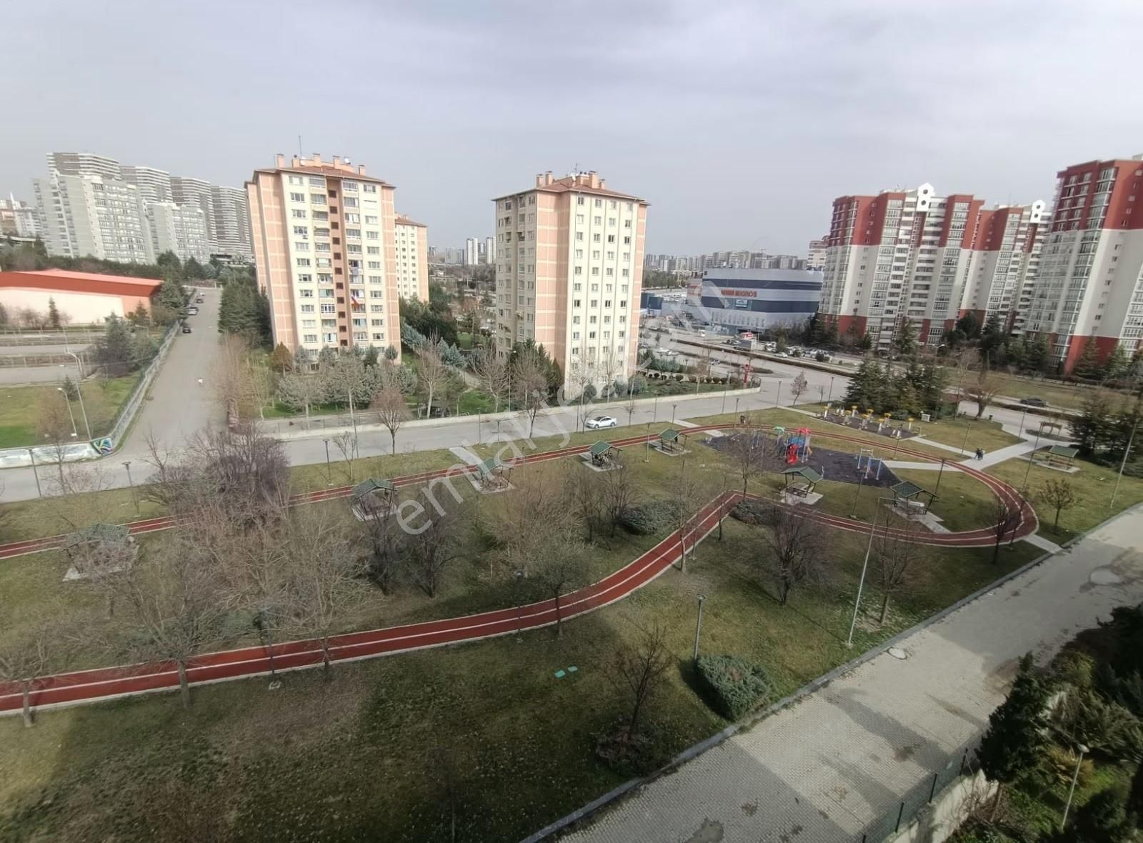 Buğra Dan Spor Sitesinde 24 Saat Güvenlikli Boş 3+1 Daire - Görsel 12