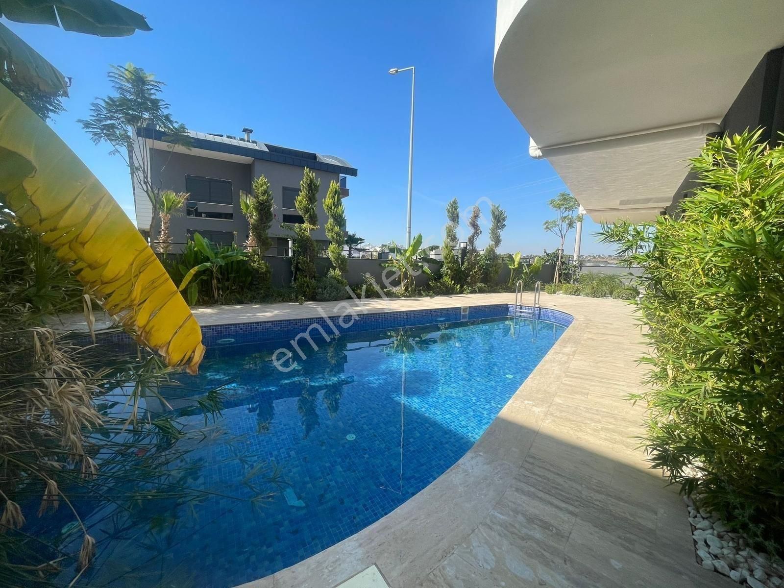 Güzeloba Turizim Yolunda 1+1 Eşyalı Kiralık Daire - Görsel 25