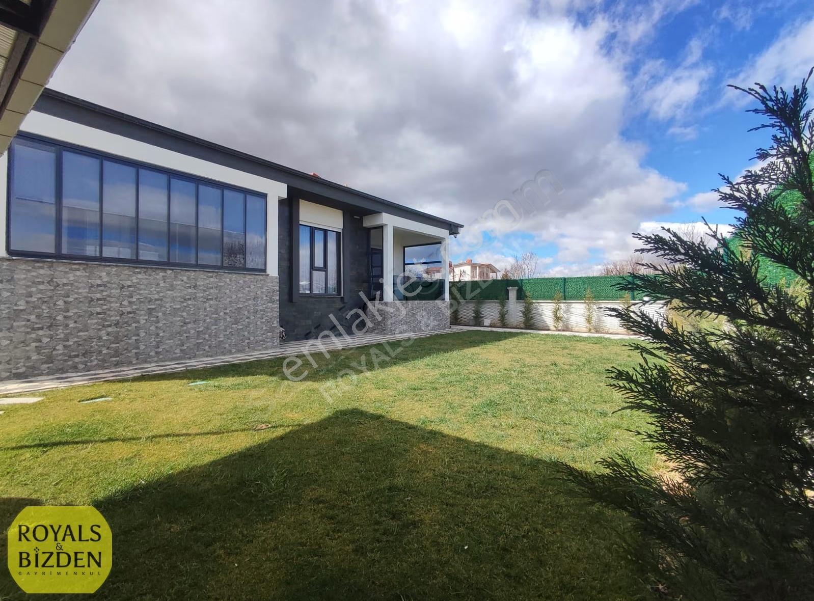 Karatay Kanal Caddesine 100 M. Müstakil 5+1 Bizden Satılık Villa - Görsel 2