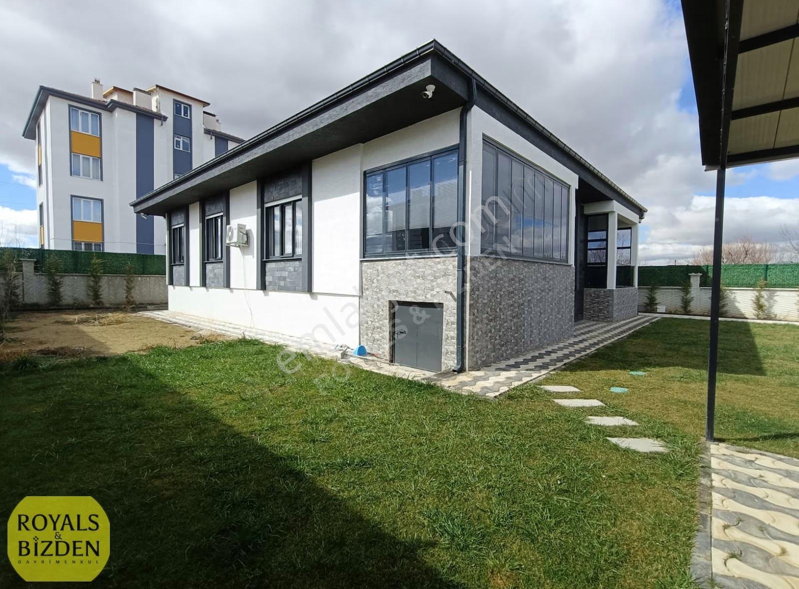 Karatay Kanal Caddesine 100 M. Müstakil 5+1 Bizden Satılık Villa - Görsel 23