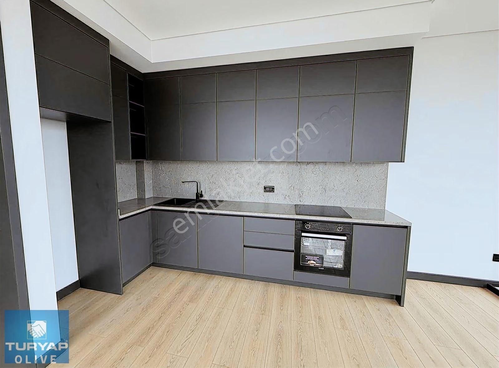 Asoy Plazada 3. Katta Prestijli 1+1 Kiralık Ofis