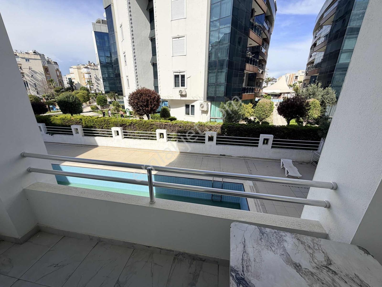Poınt Invest'ten Central Resort 1+1 Denize 500m2 - Görsel 16