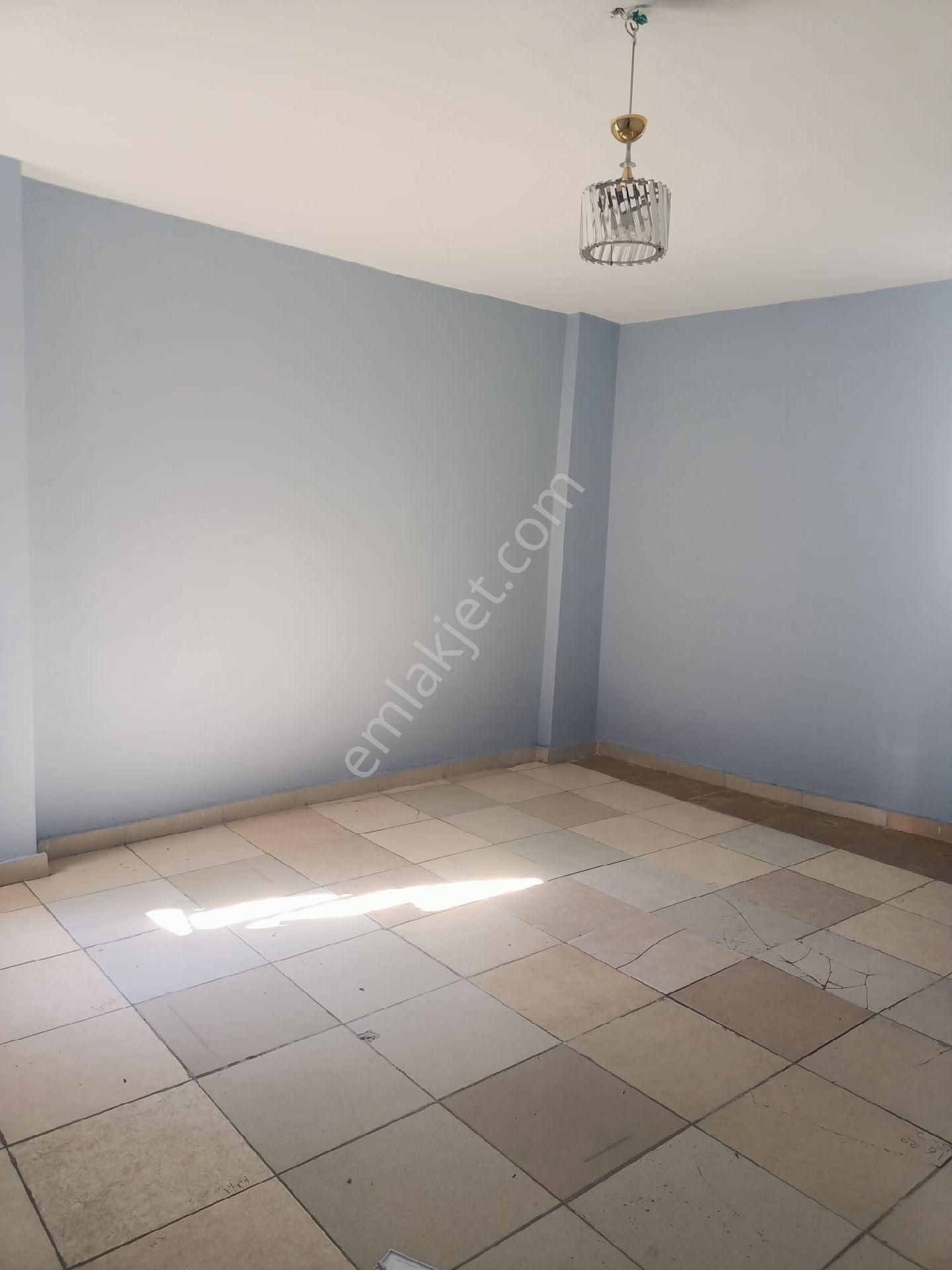 5 Ocak Mah 4 Katlı Binanın 1.ve 2. Kiralıktır