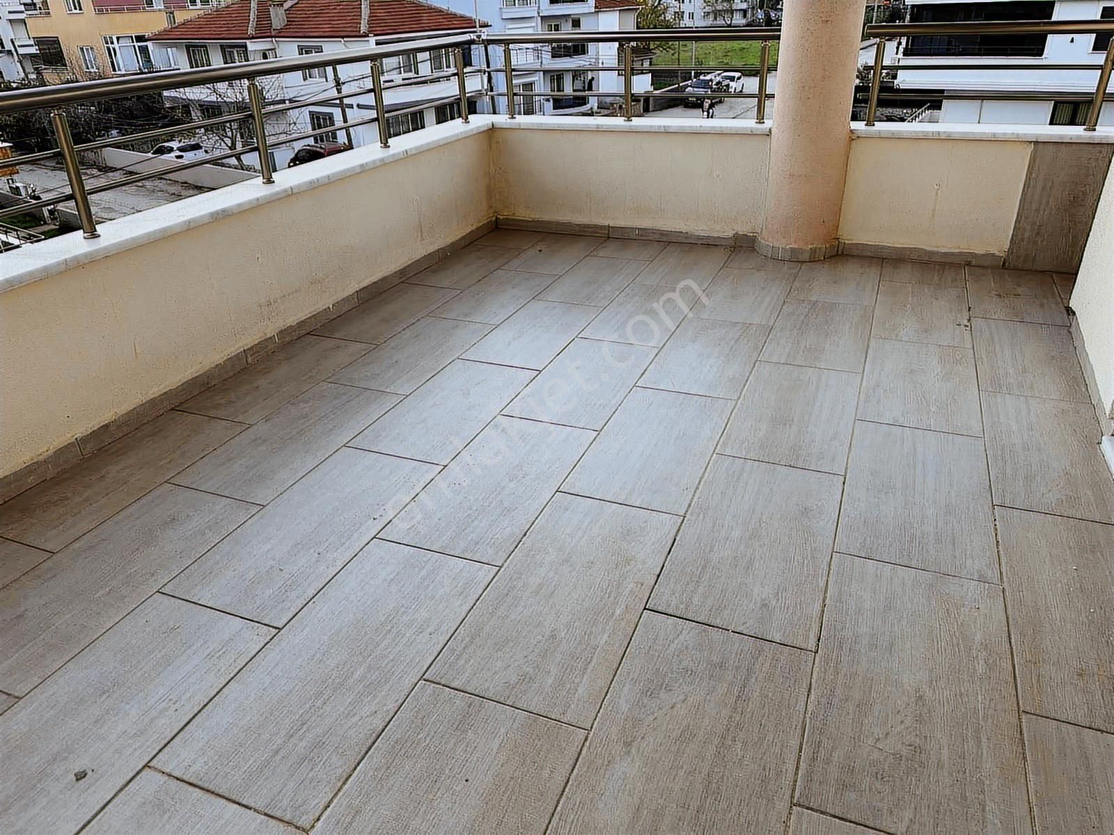 Büyük Geniş 3+1 Müstakil Tadında Bahçeli Doğalgazlı - Görsel 4