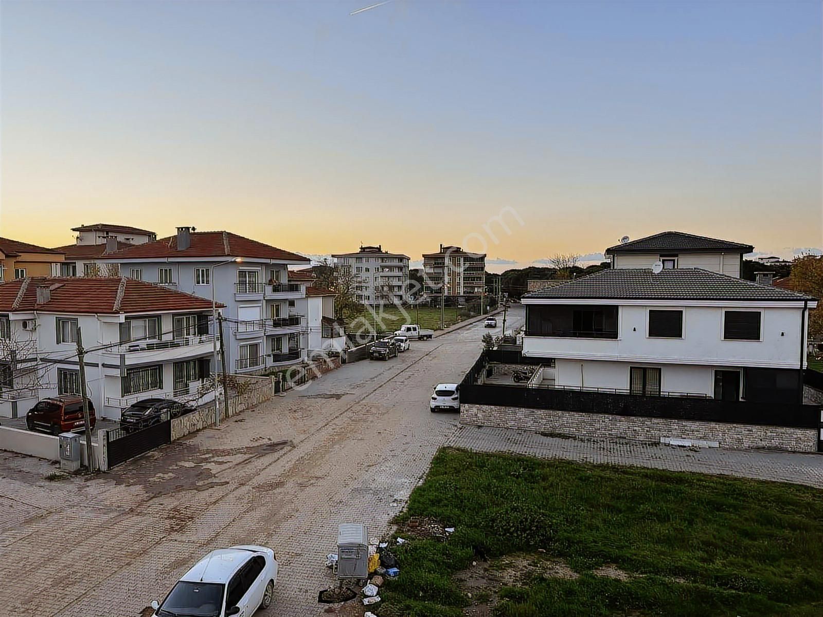 Büyük Geniş 3+1 Müstakil Tadında Bahçeli Doğalgazlı - Görsel 13