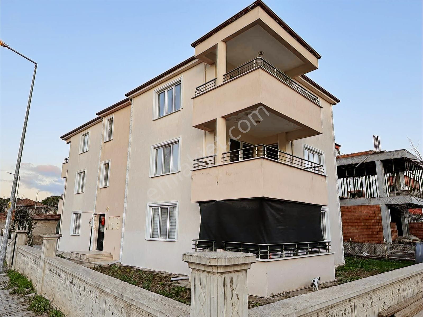 Büyük Geniş 3+1 Müstakil Tadında Bahçeli Doğalgazlı