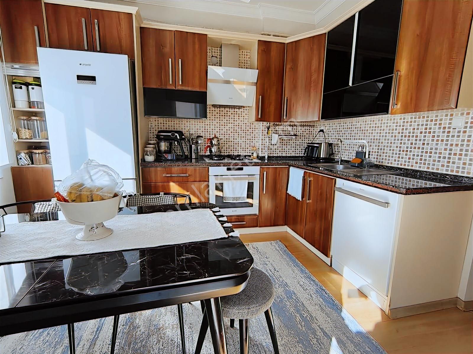 3+1 135m2 Brüt Arakat Aydınlık Bakımlı - Görsel 2