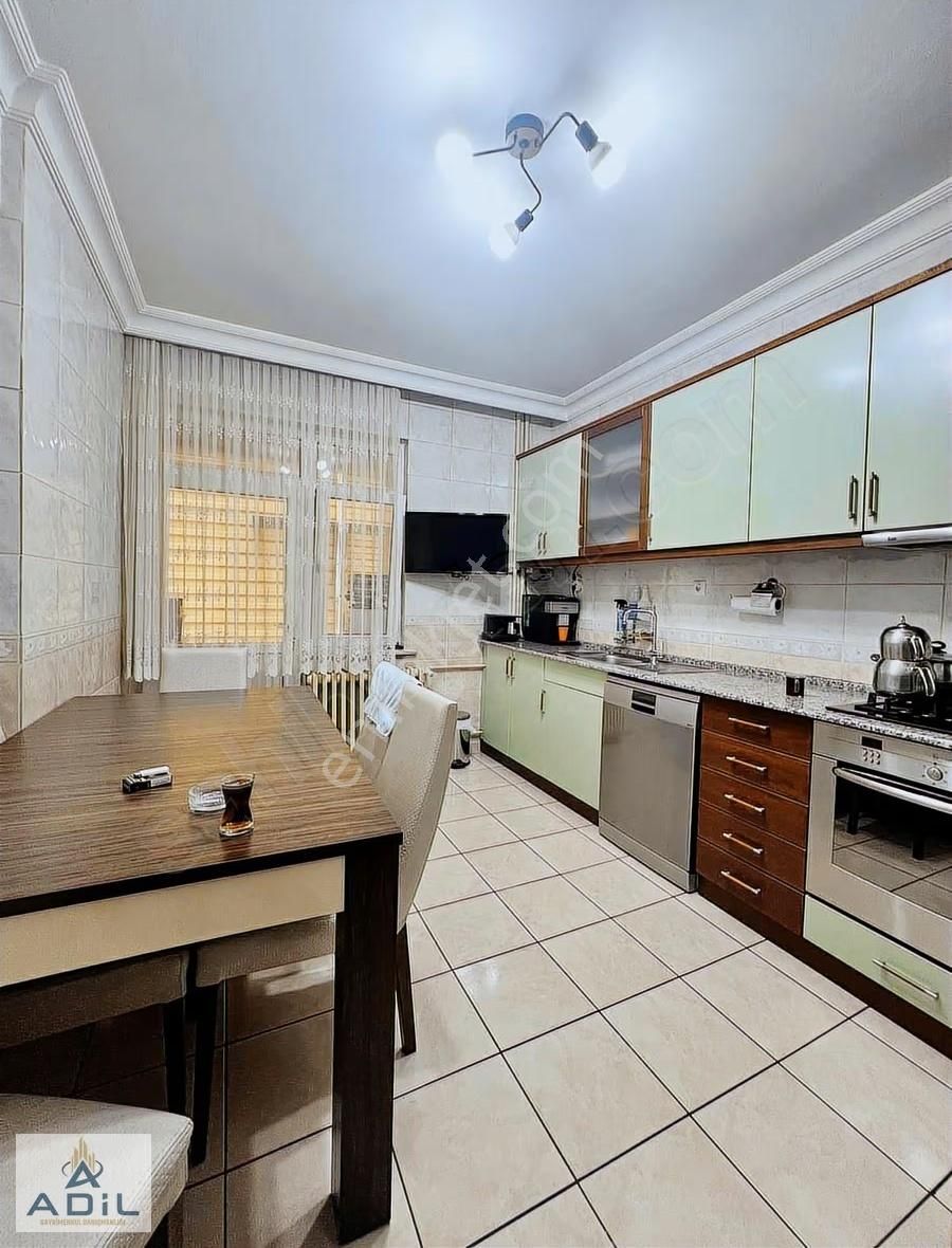 Nenehatun Parkı Çepheli 3+1 220 Mt2 Arakat Bakımlı Daire - Görsel 4