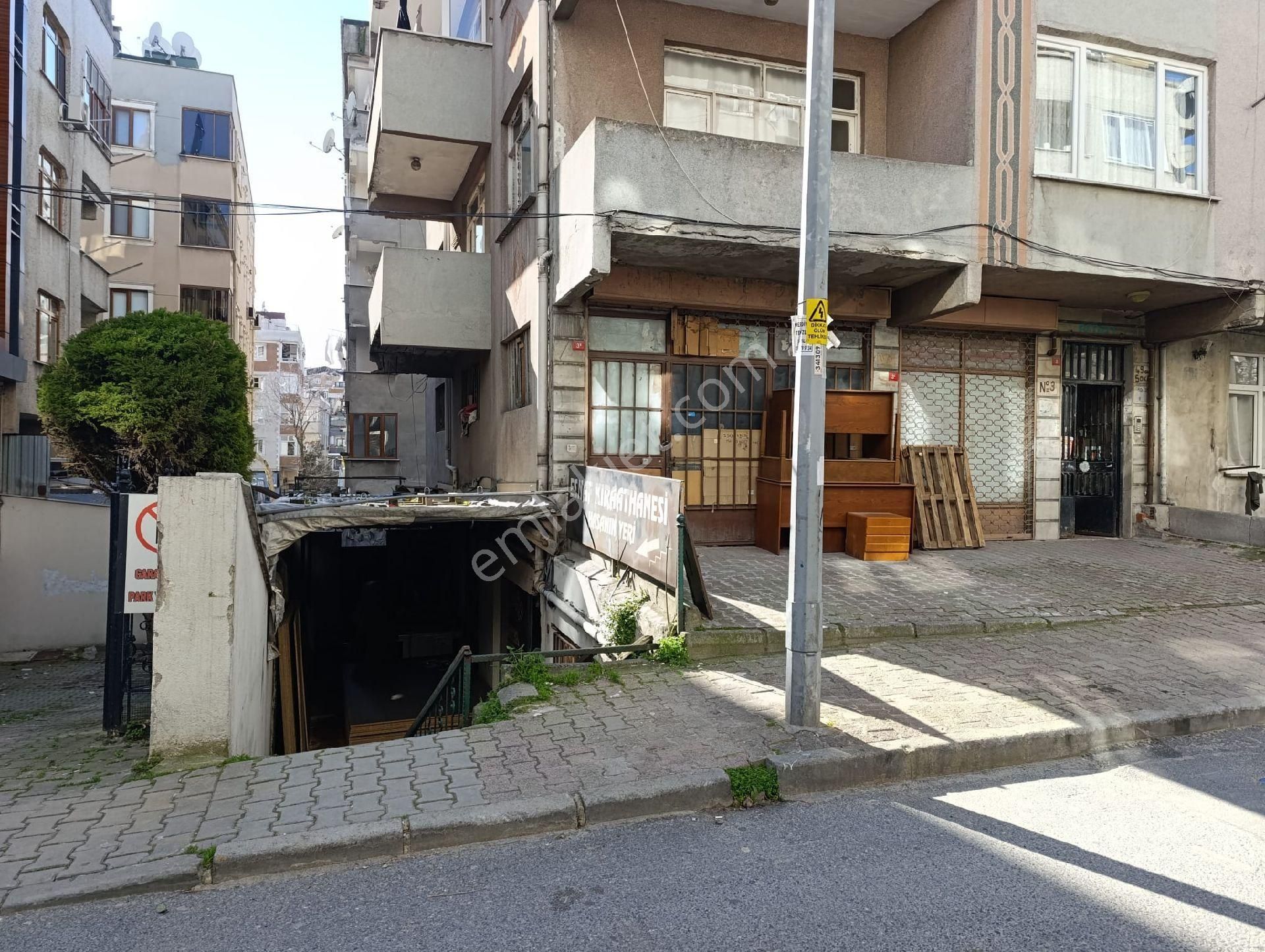 Es Emlaktan Kartaltepede Satılık Yarı Bodrum Dükkan