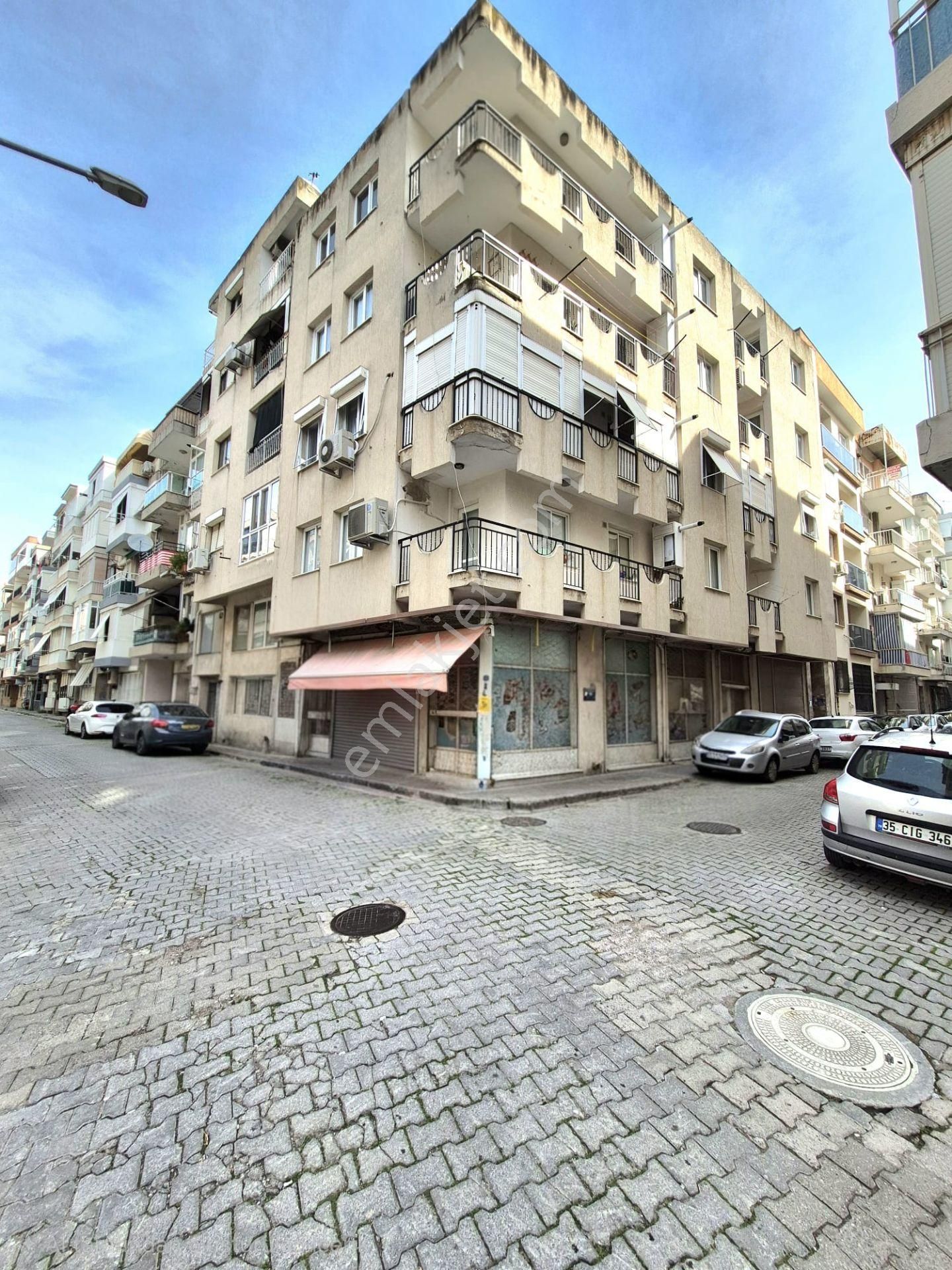 K.yaka Alaybey Merkezde D.gazlı Çift Cephe Köşe Bina 3+1 145m2 - Görsel 25