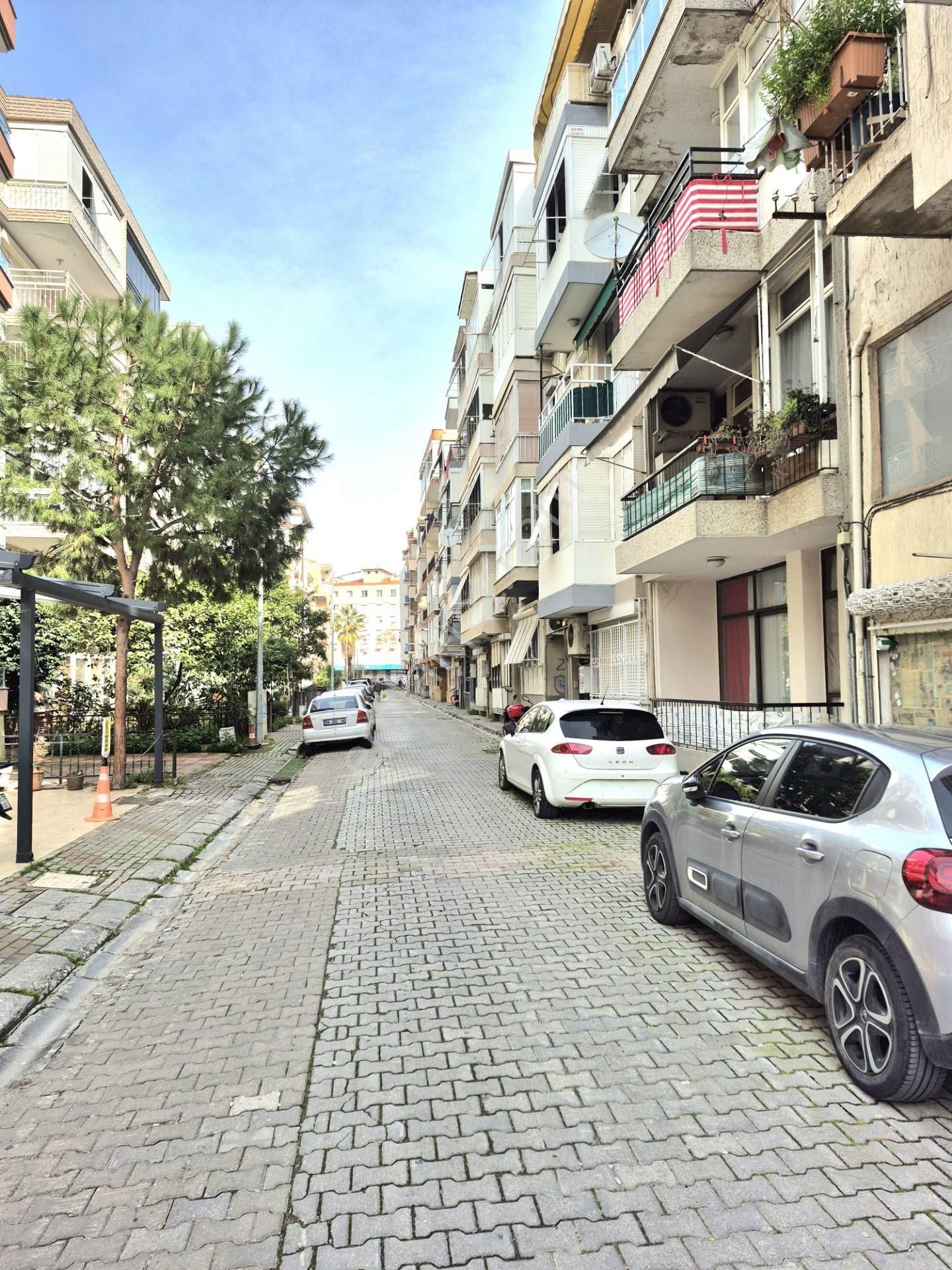 K.yaka Alaybey Merkezde D.gazlı Çift Cephe Köşe Bina 3+1 145m2 - Görsel 27