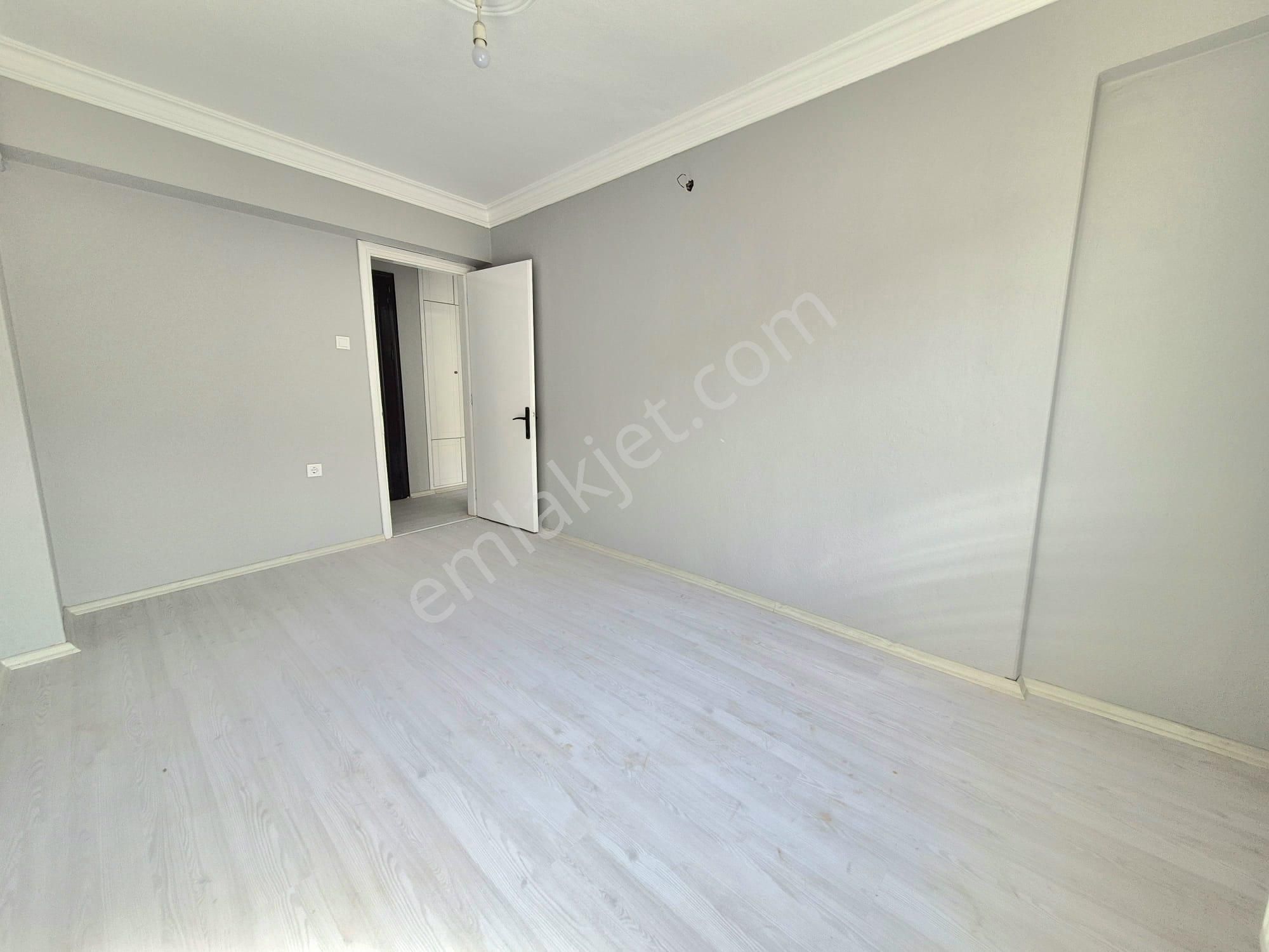 K.yaka Alaybey Merkezde D.gazlı Çift Cephe Köşe Bina 3+1 145m2 - Görsel 9