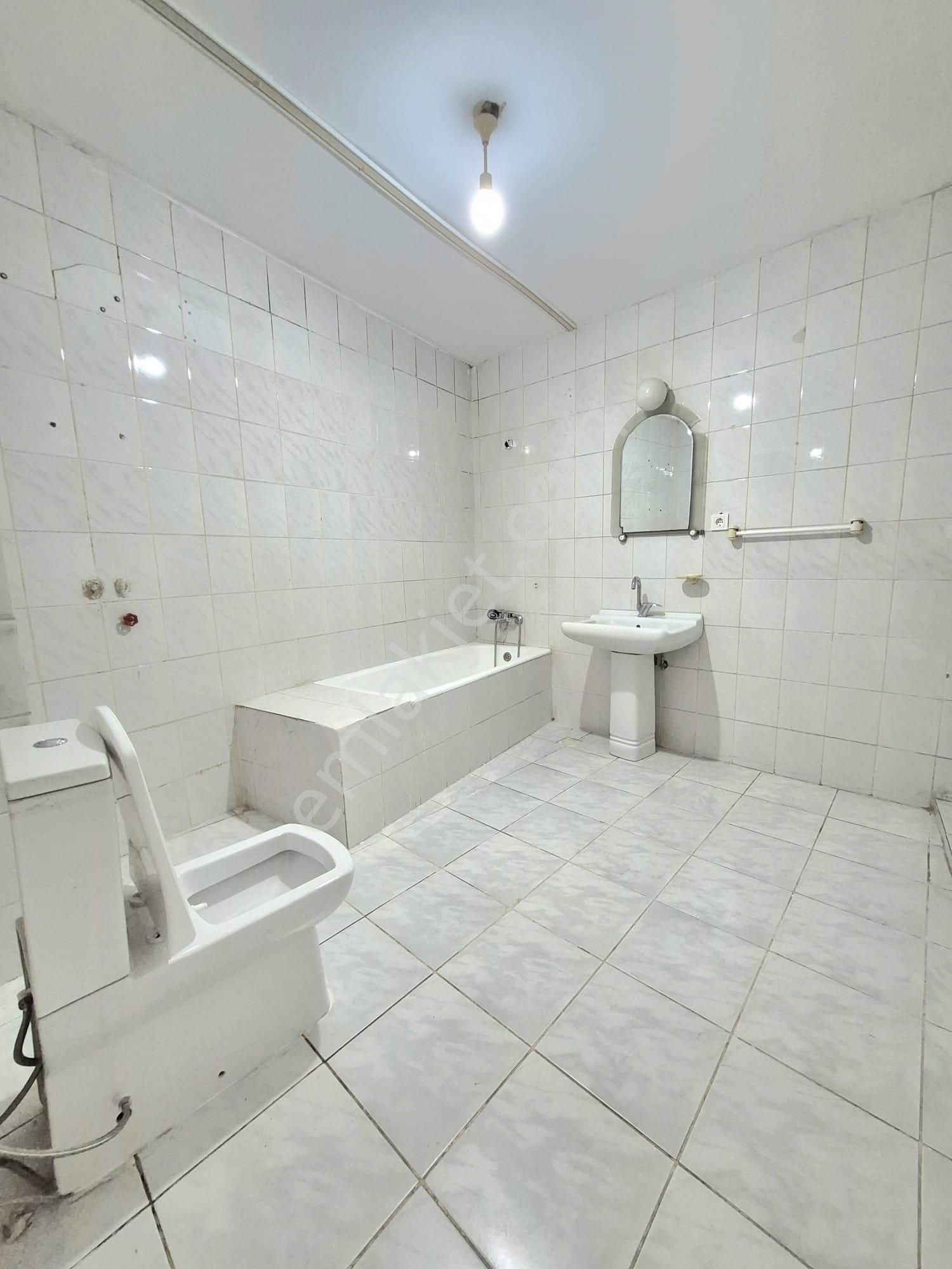 K.yaka Alaybey Merkezde D.gazlı Çift Cephe Köşe Bina 3+1 145m2 - Görsel 17