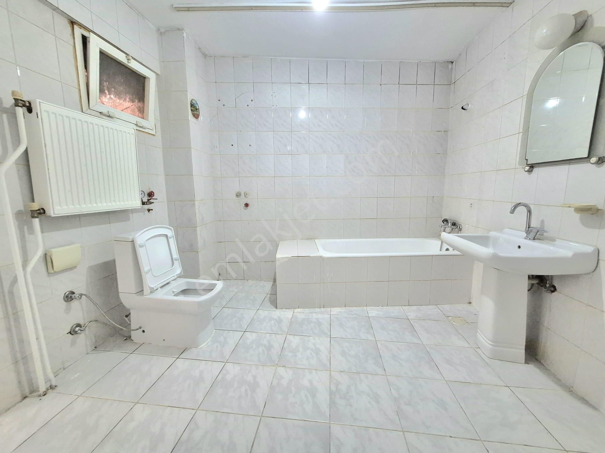 K.yaka Alaybey Merkezde D.gazlı Çift Cephe Köşe Bina 3+1 145m2 - Görsel 18