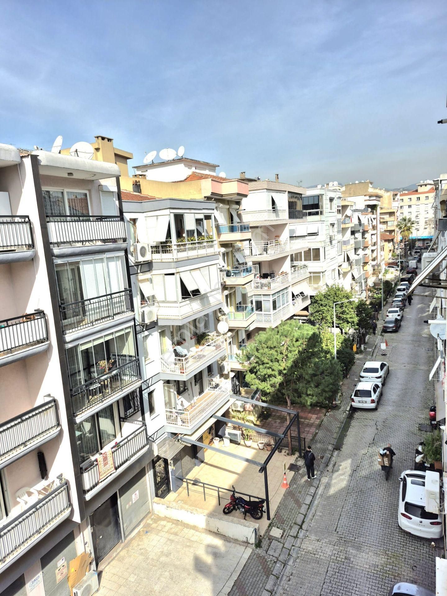 K.yaka Alaybey Merkezde D.gazlı Çift Cephe Köşe Bina 3+1 145m2 - Görsel 24