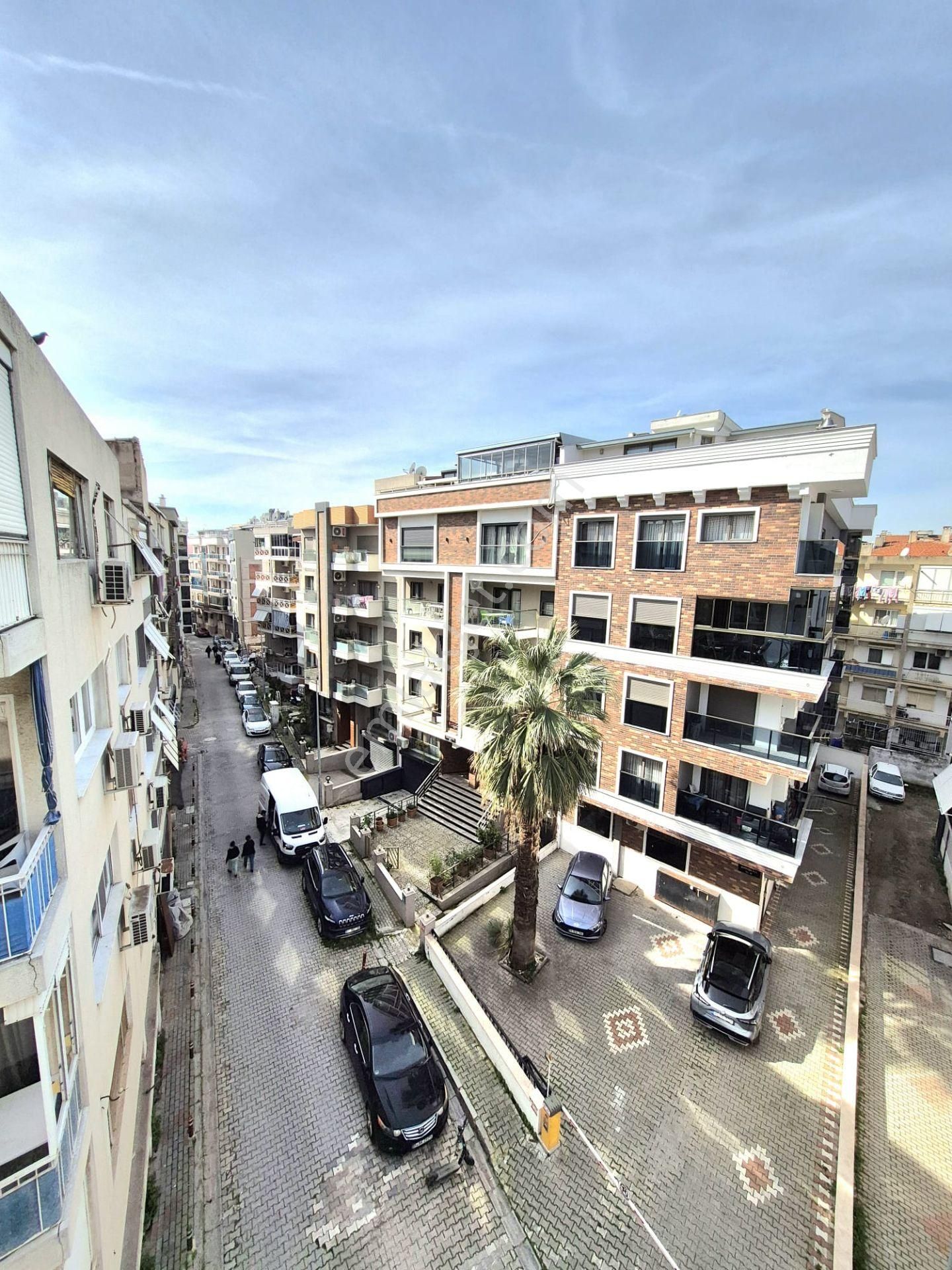 K.yaka Alaybey Merkezde D.gazlı Çift Cephe Köşe Bina 3+1 145m2 - Görsel 23